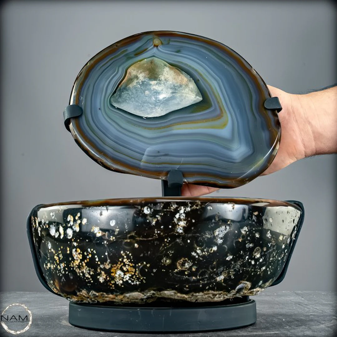 Agate-druzy jewelry box – A hidden crystal realm for...