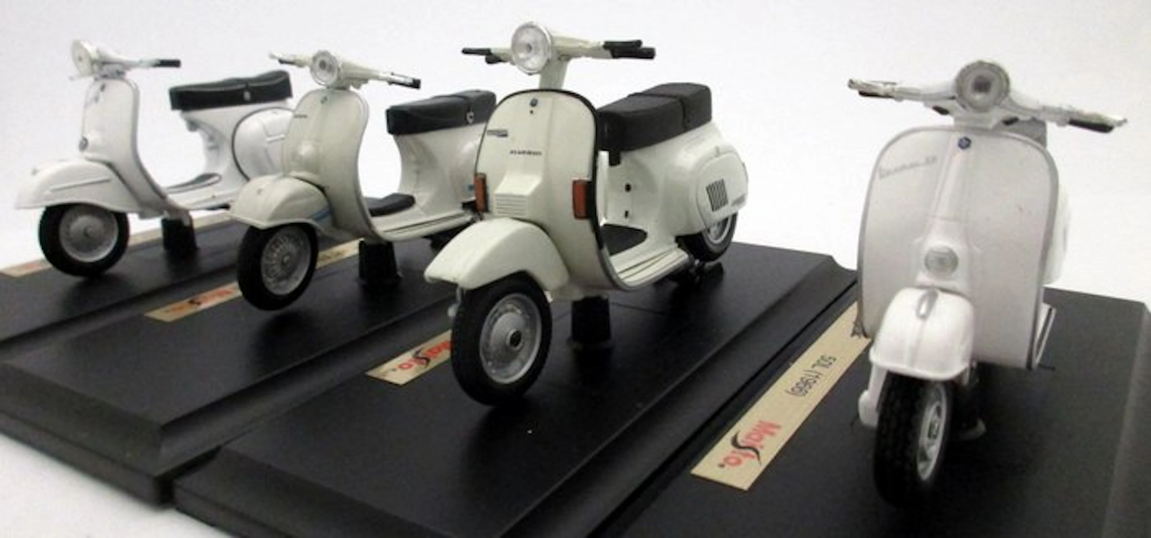 Vespa 125-1971/125-1976/PK125-1984/50L-1966 - 1:18...