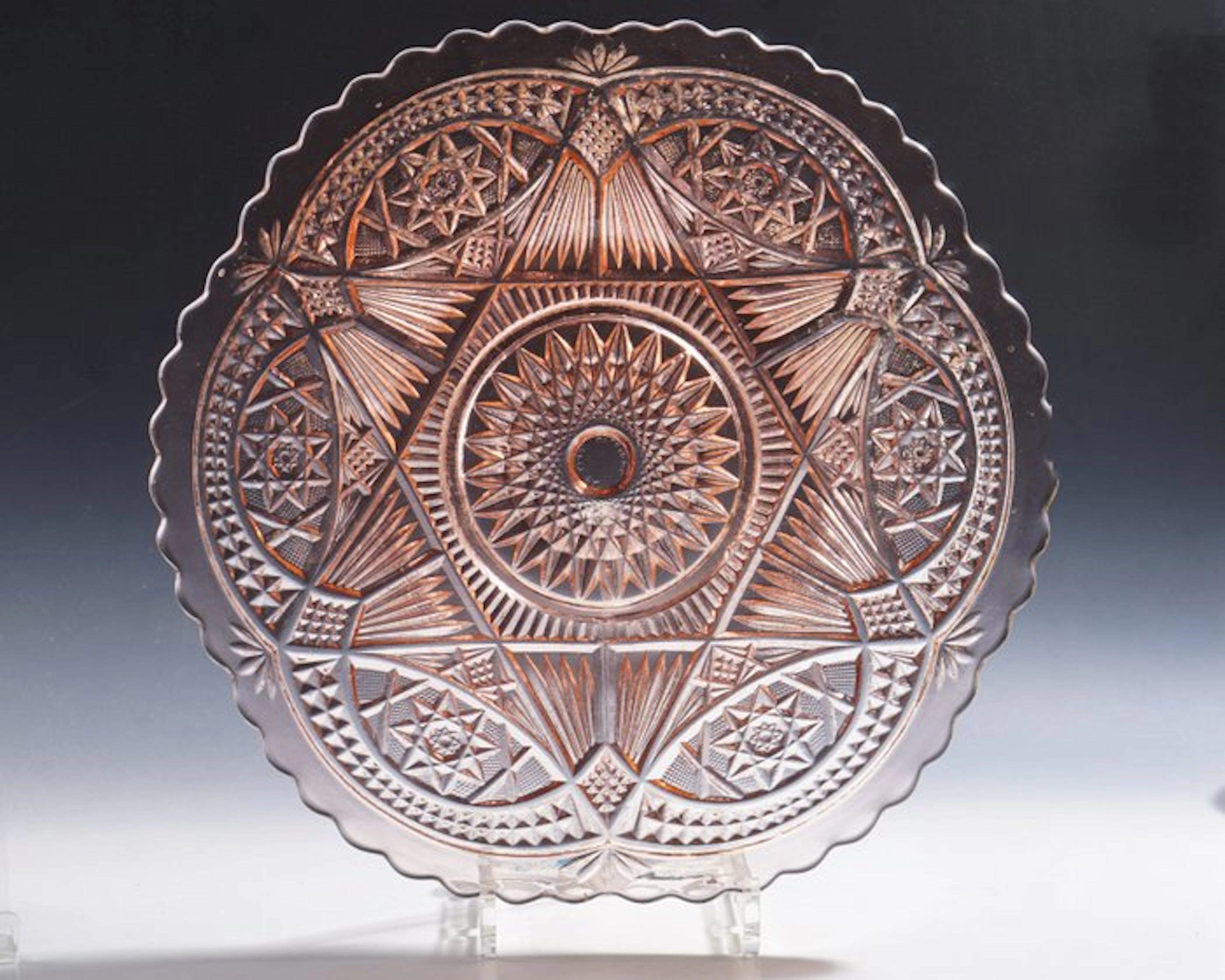 Scailmont - Platter - Salmon-pink glass with a hexagonal...