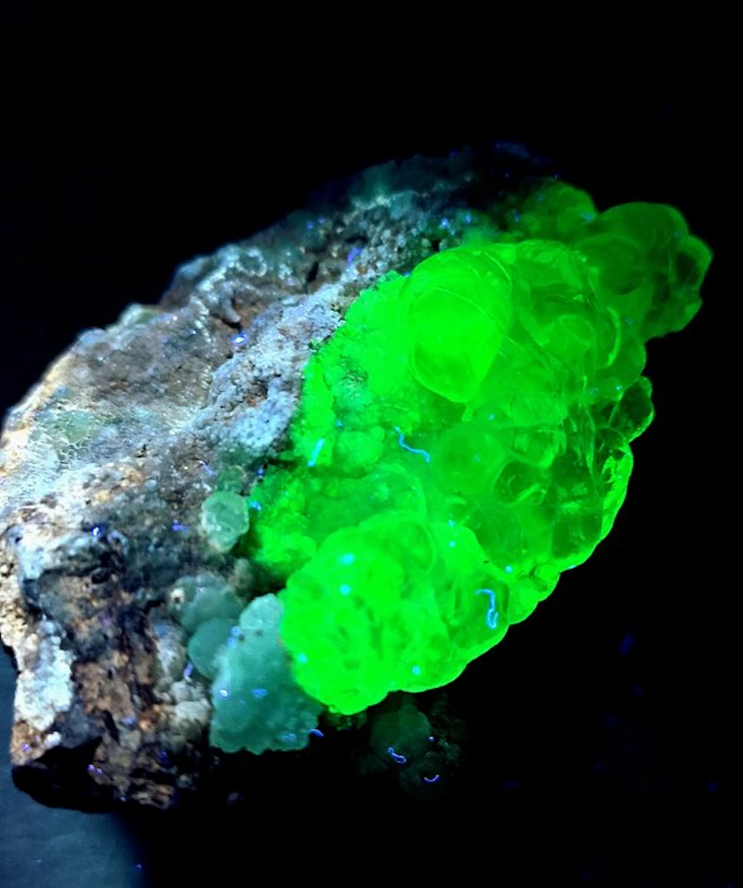 Fluorescent Hyalite Opal AN