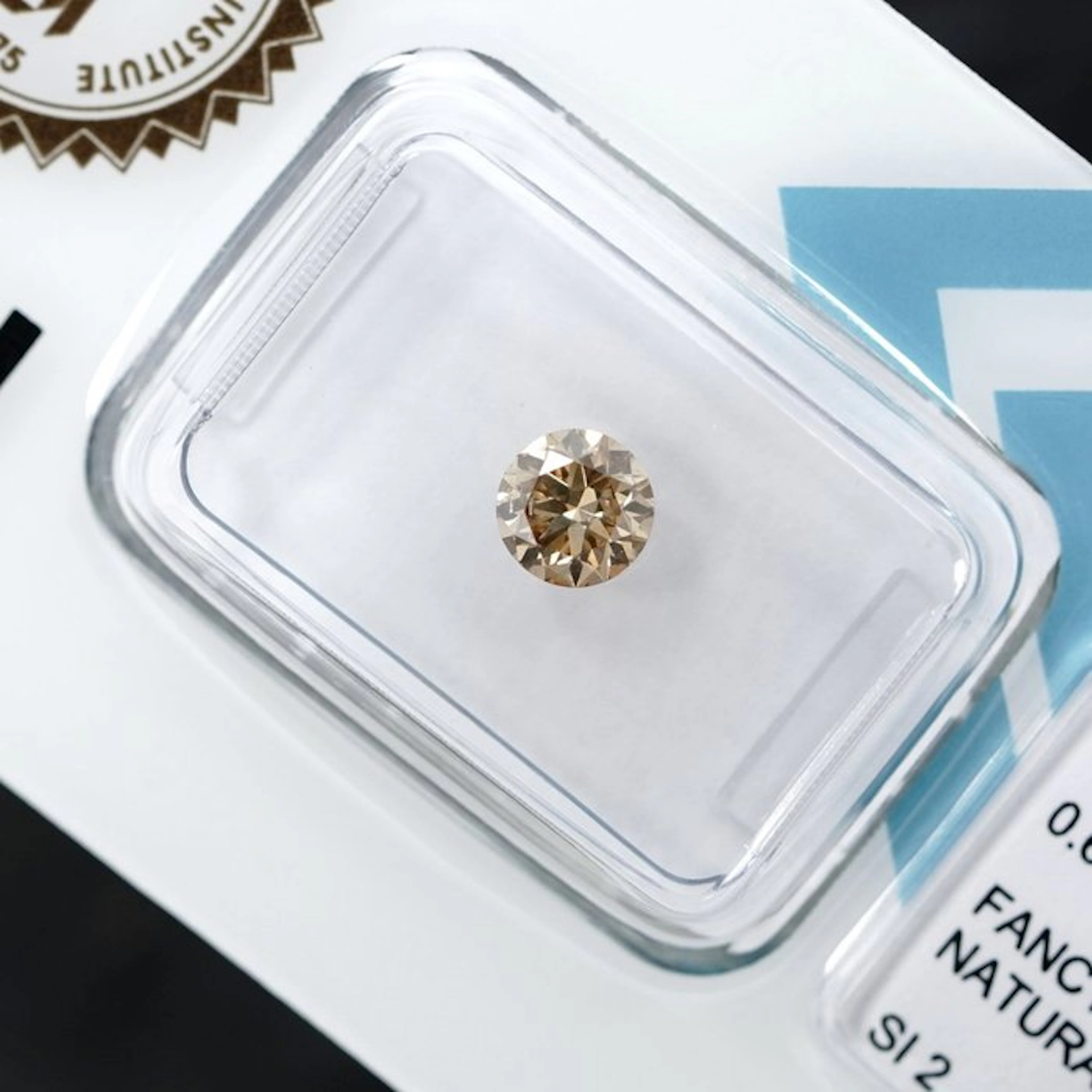 1 pcs Diamond (Natural coloured) - 0.63 ct - Round...