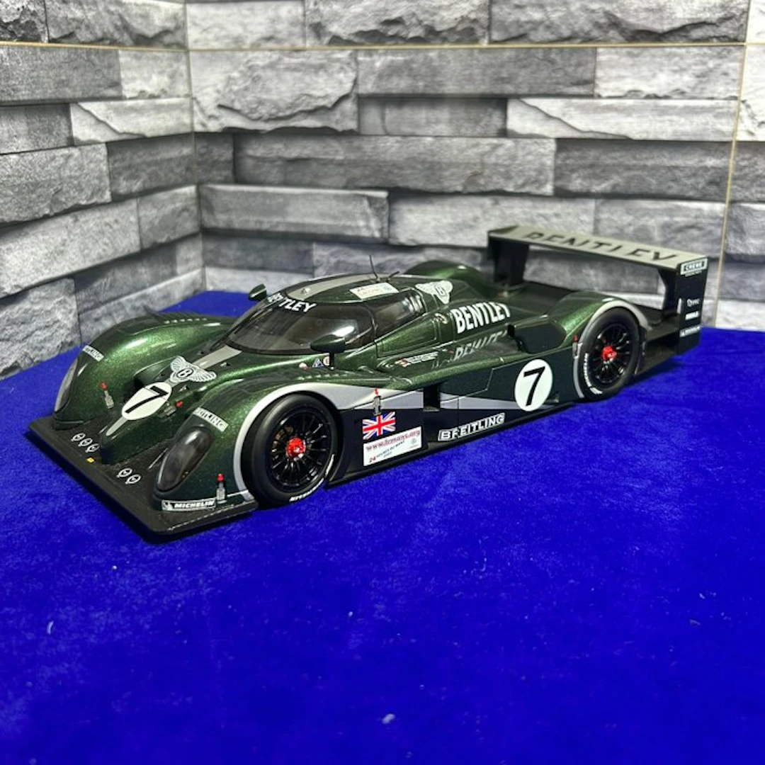 Autoart 1:18 - Model race car - Bentley Speed 8 #7 Winner...