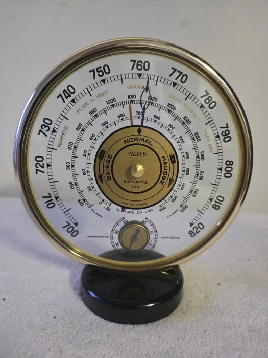 Jaeger Le Coultre 7 A.B. - brass, glass, Bakelite - Jaeger-LeCoultre