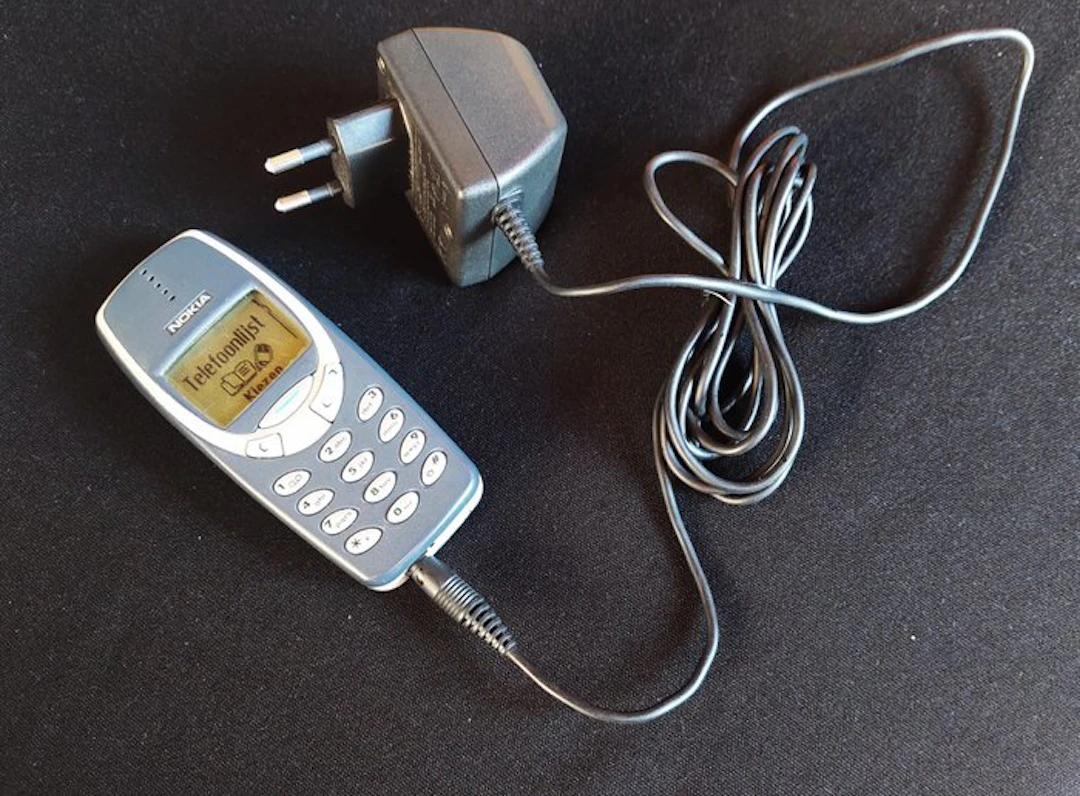 Nokia 3310 - Mobile phone