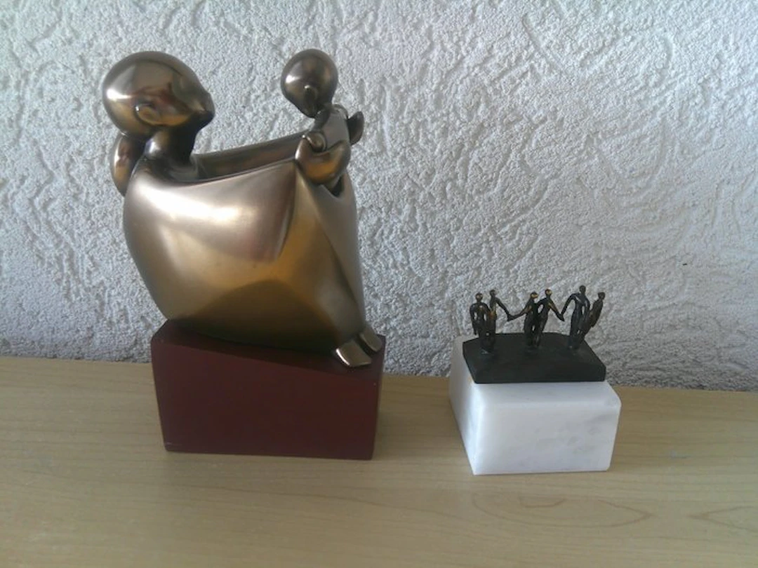 Artihove - Figurine - MOEDER EN KIND + OUR TEAM (2) - Bronze/polystone