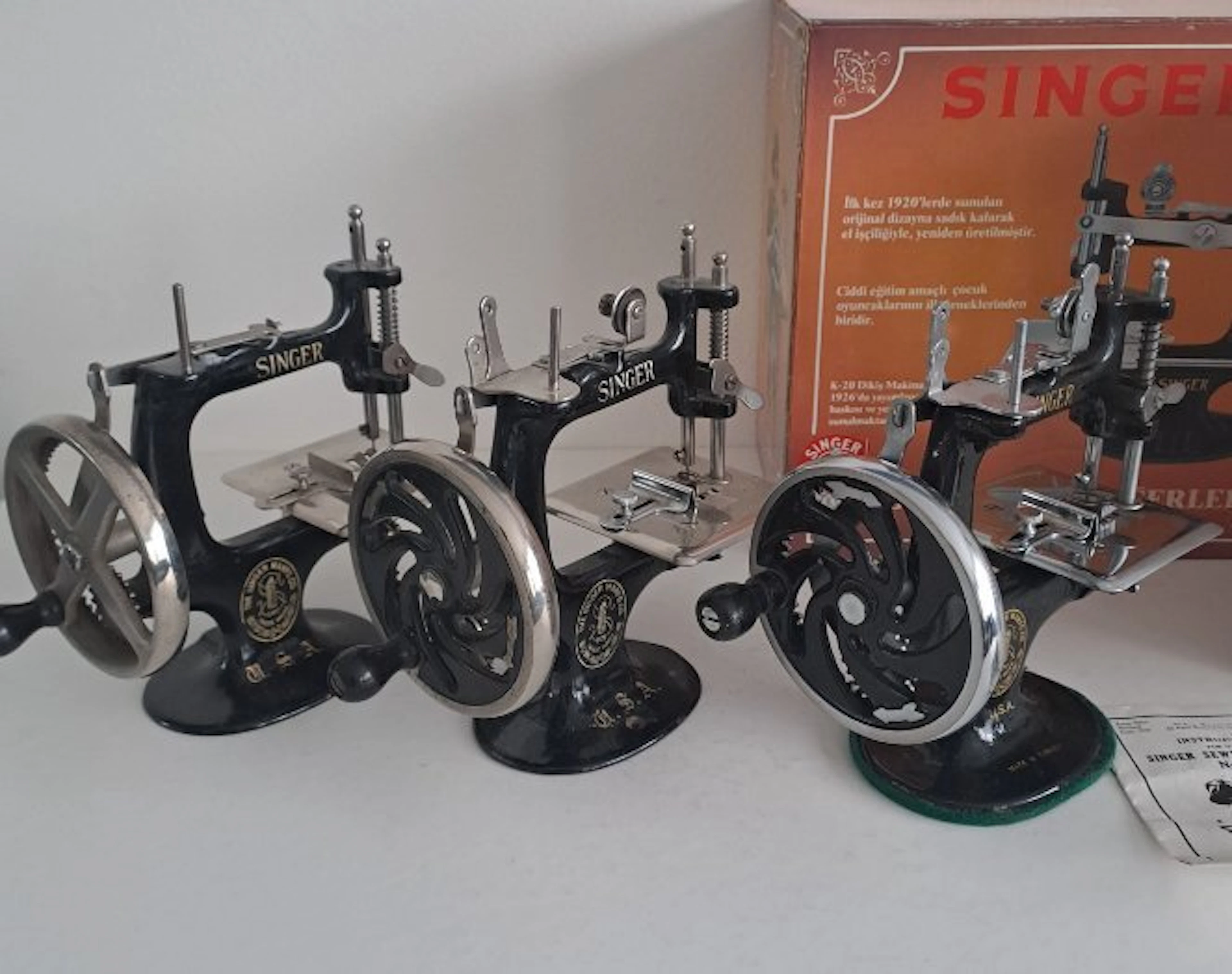 Singer Sewhandy N°20 Sewing machine - Iron - Three generations