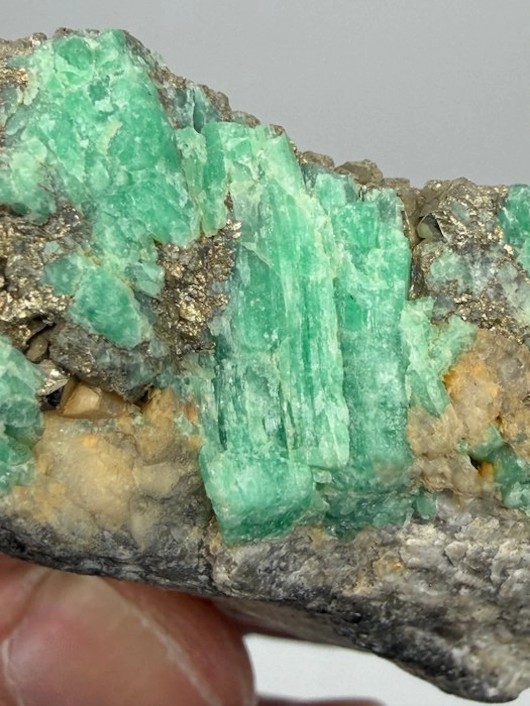 Emerald with Pyrite Specimen- 139 g - (1)