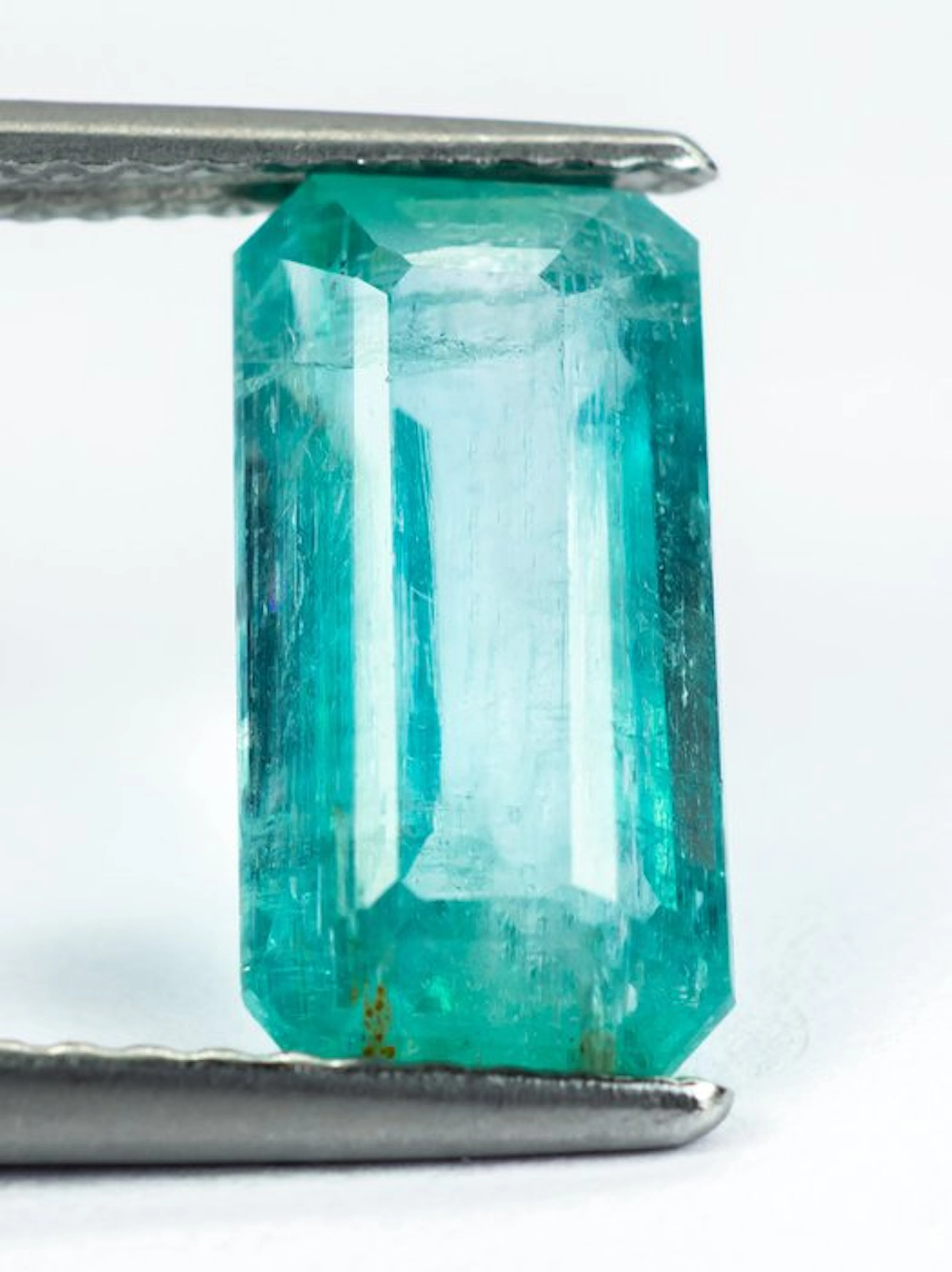 No reserve price Green Emerald - 2.72 ct - International...