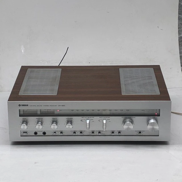 Yamaha - CR-820 Natural Sound AM/FM Solid state stereo receiver