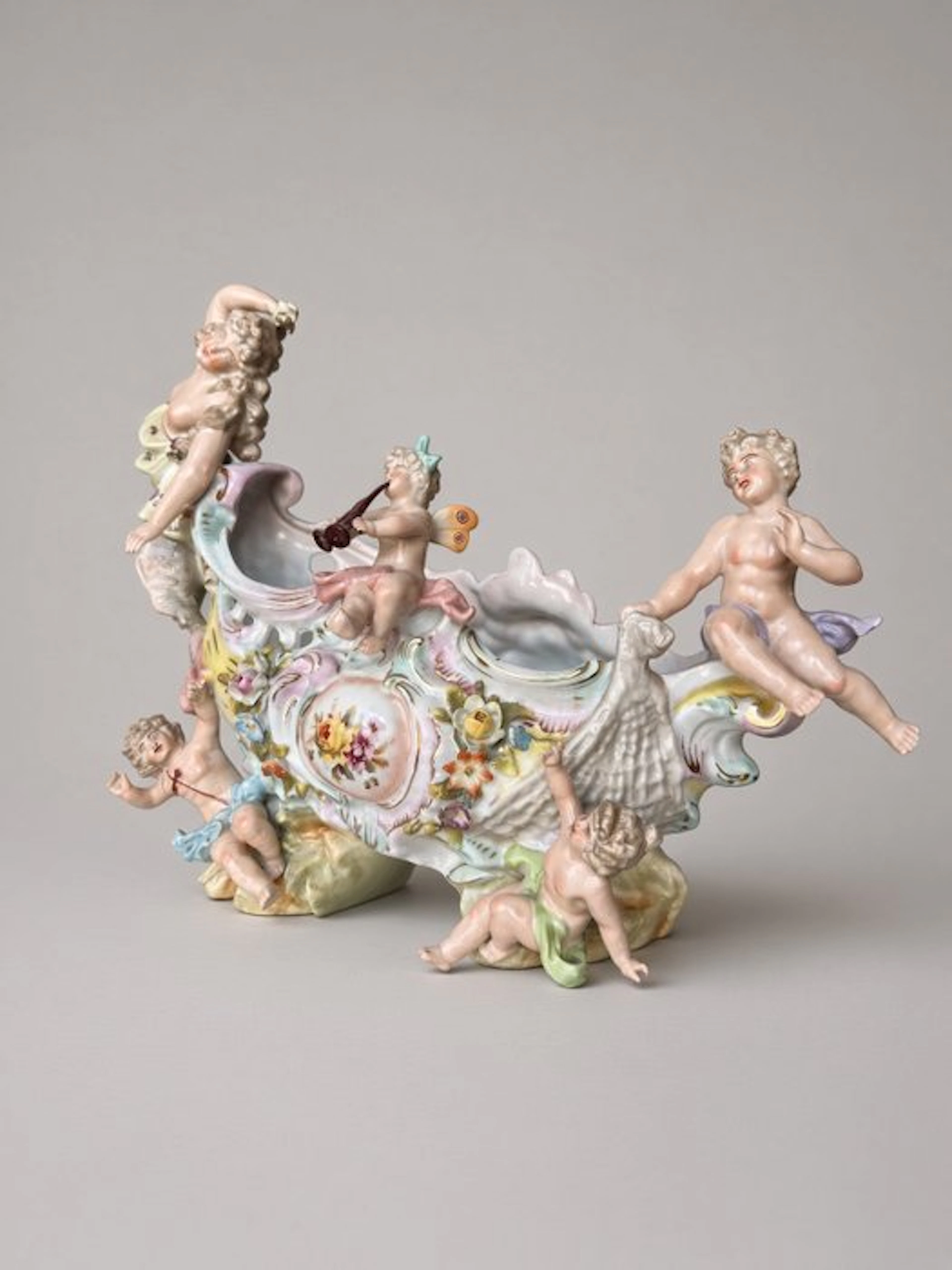 Bowl - A Large 20th-Century Sitzendorf Porcelain Figural...