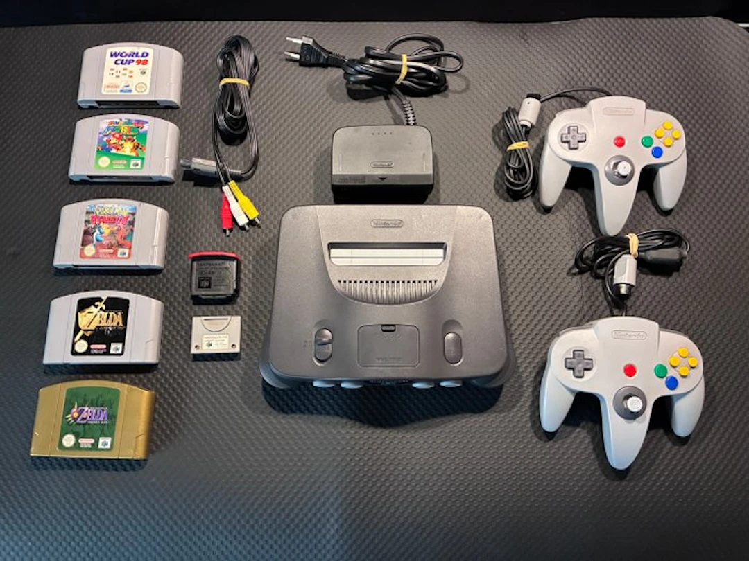 Nintendo - N64 - Nintendo 64 console + games +...