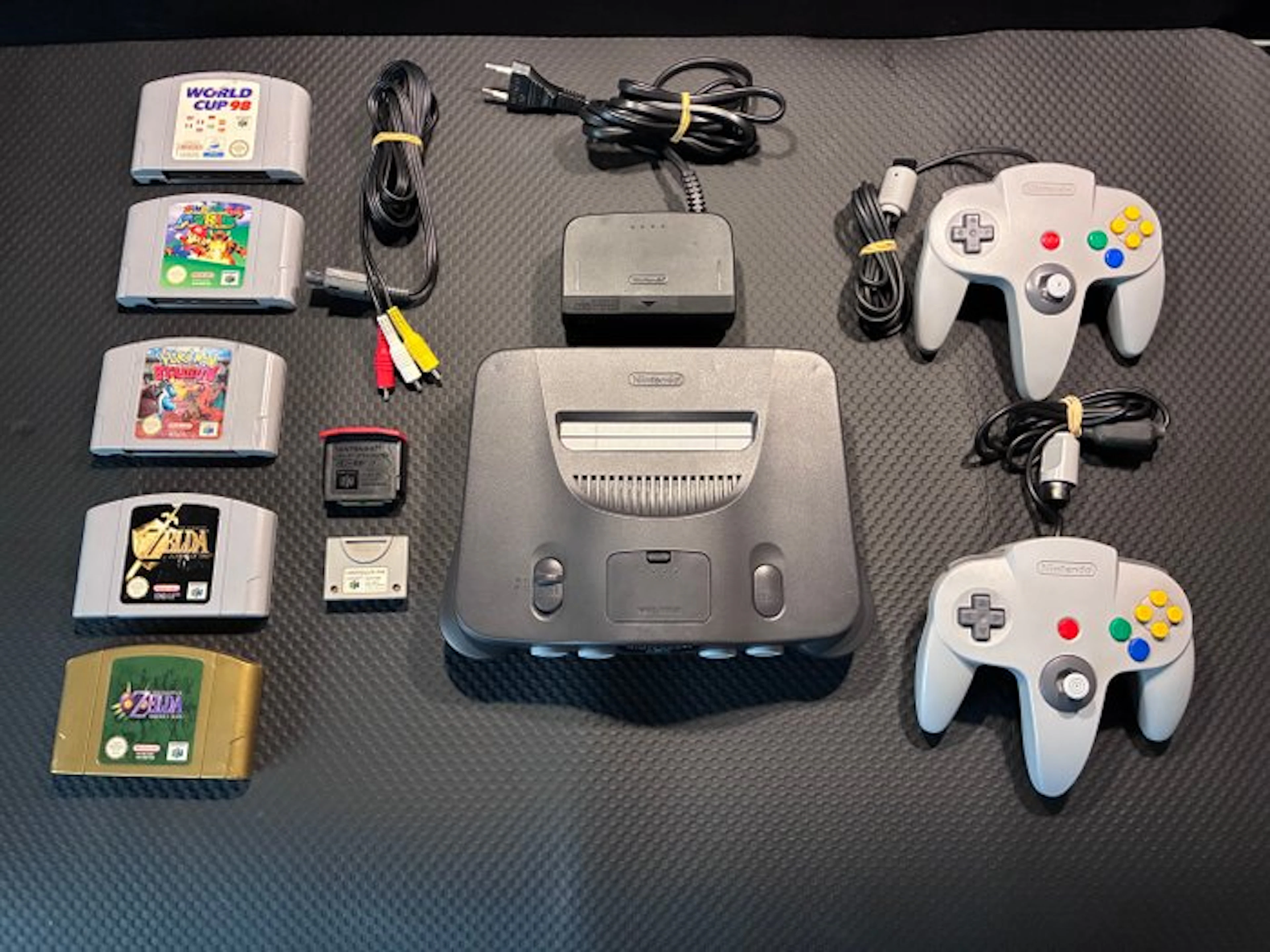 Nintendo - N64 - Nintendo 64 console + games +...