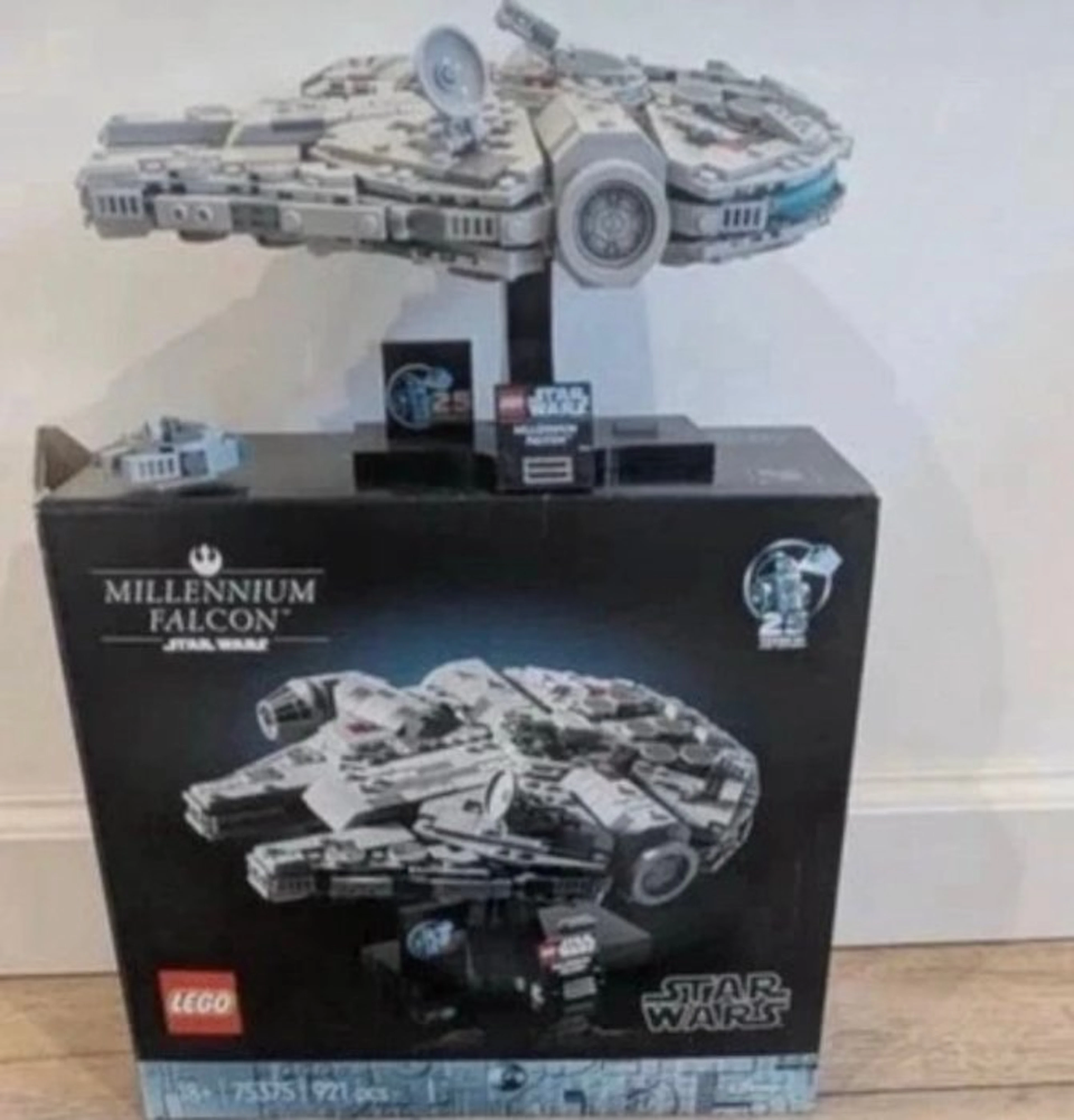 LEGO Set - 75375 - Star Wars - Millennium Falcon