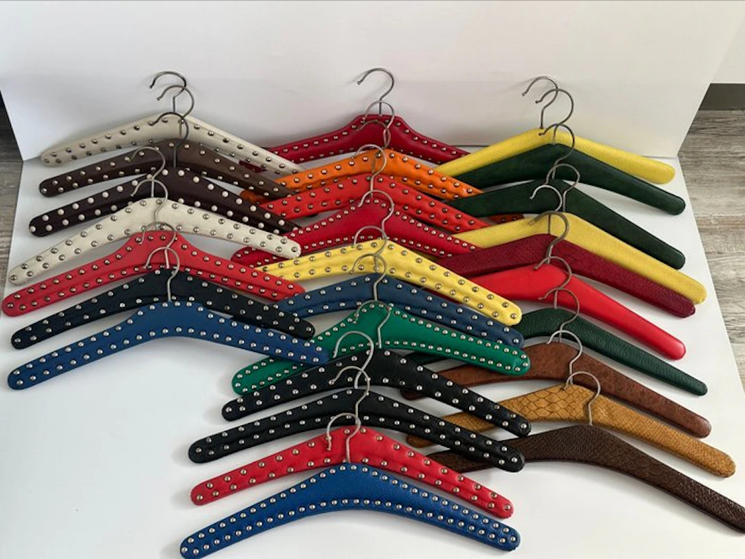 Coat rack - Wood, metal, faux leather - 28 Vintage Clothing Hangers