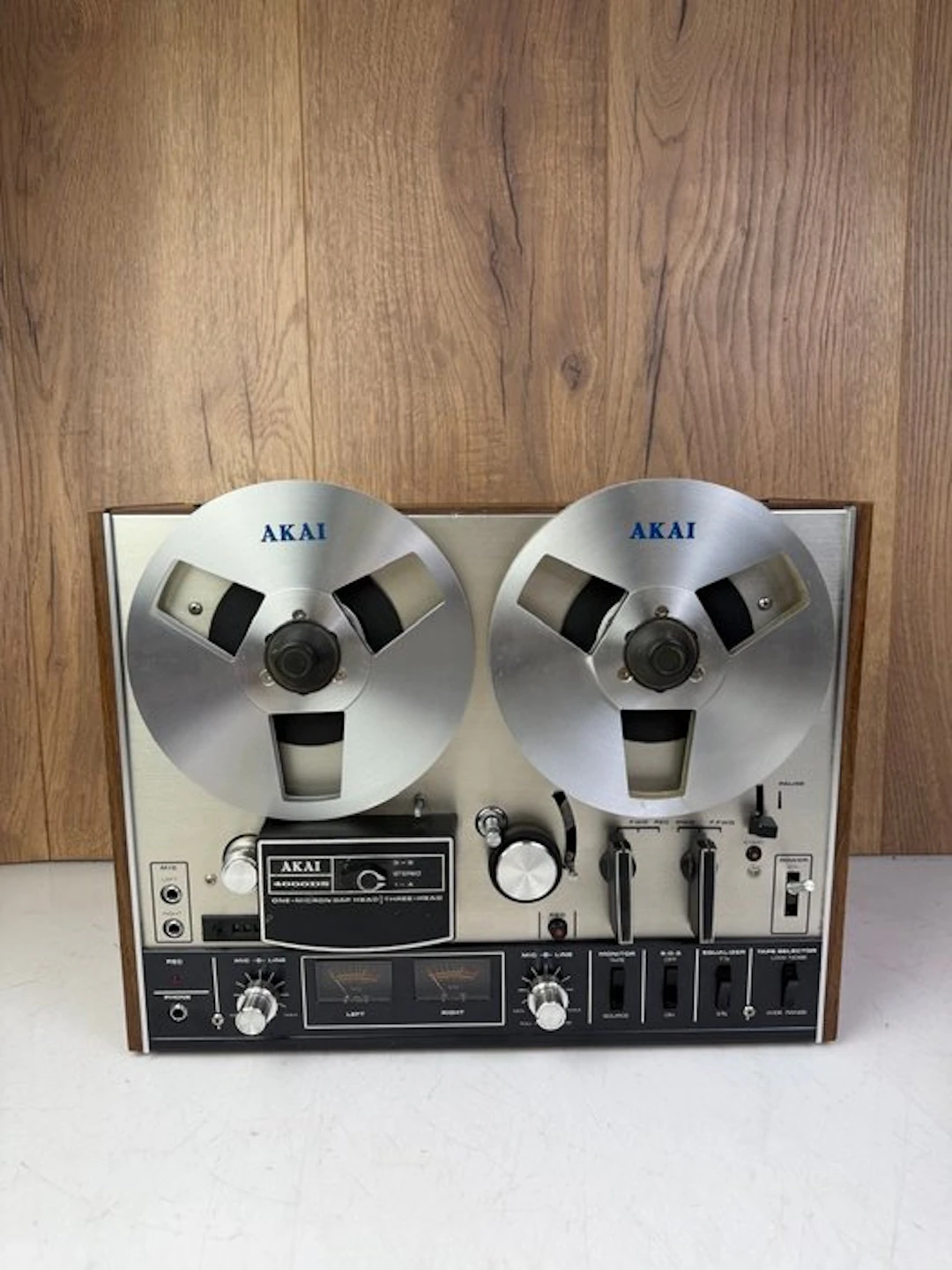 Akai - 4000DS - 4 track Reel to reel deck 18 cm