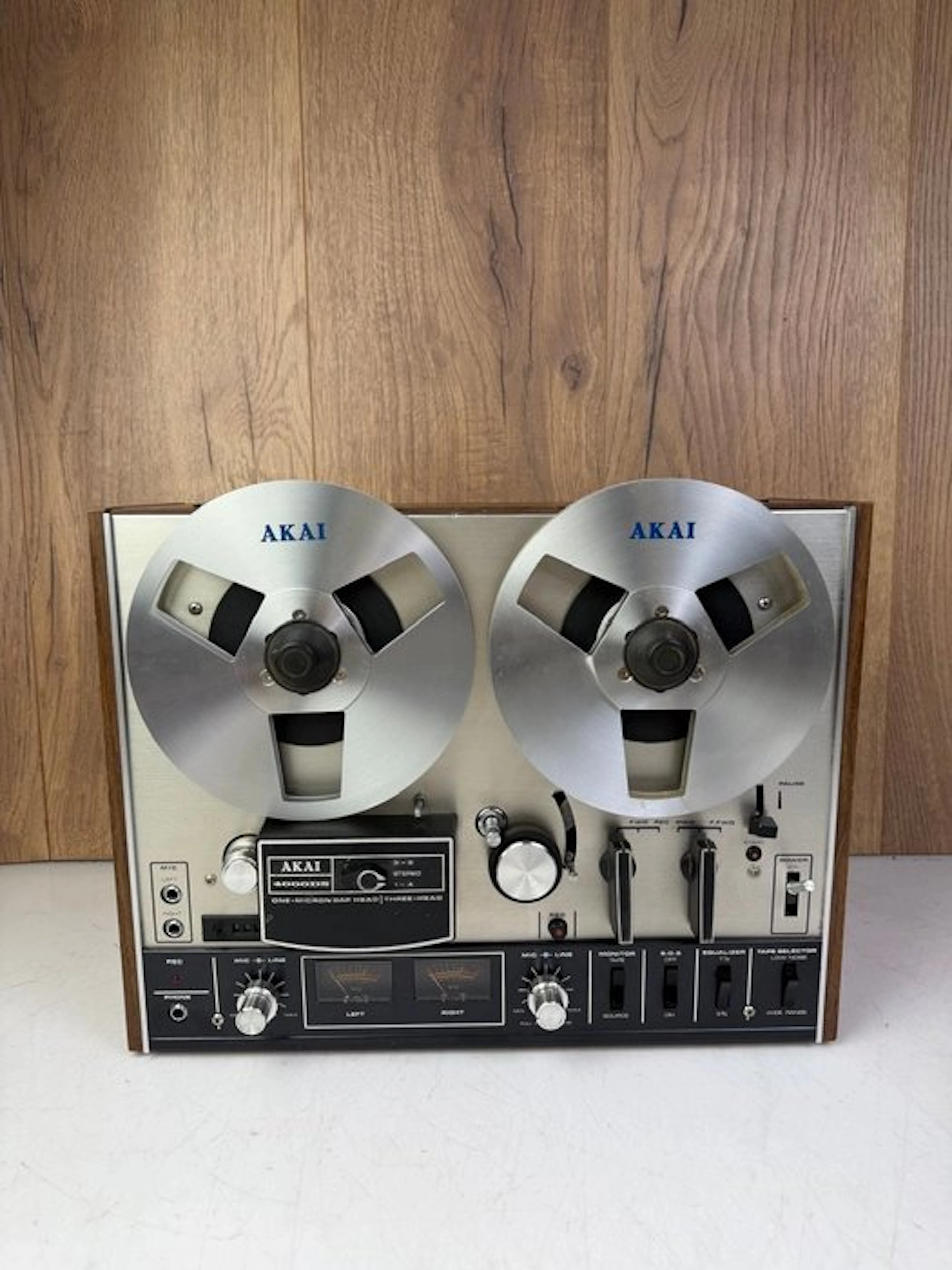 Akai - 4000DS - 4 track Reel to reel deck 18 cm