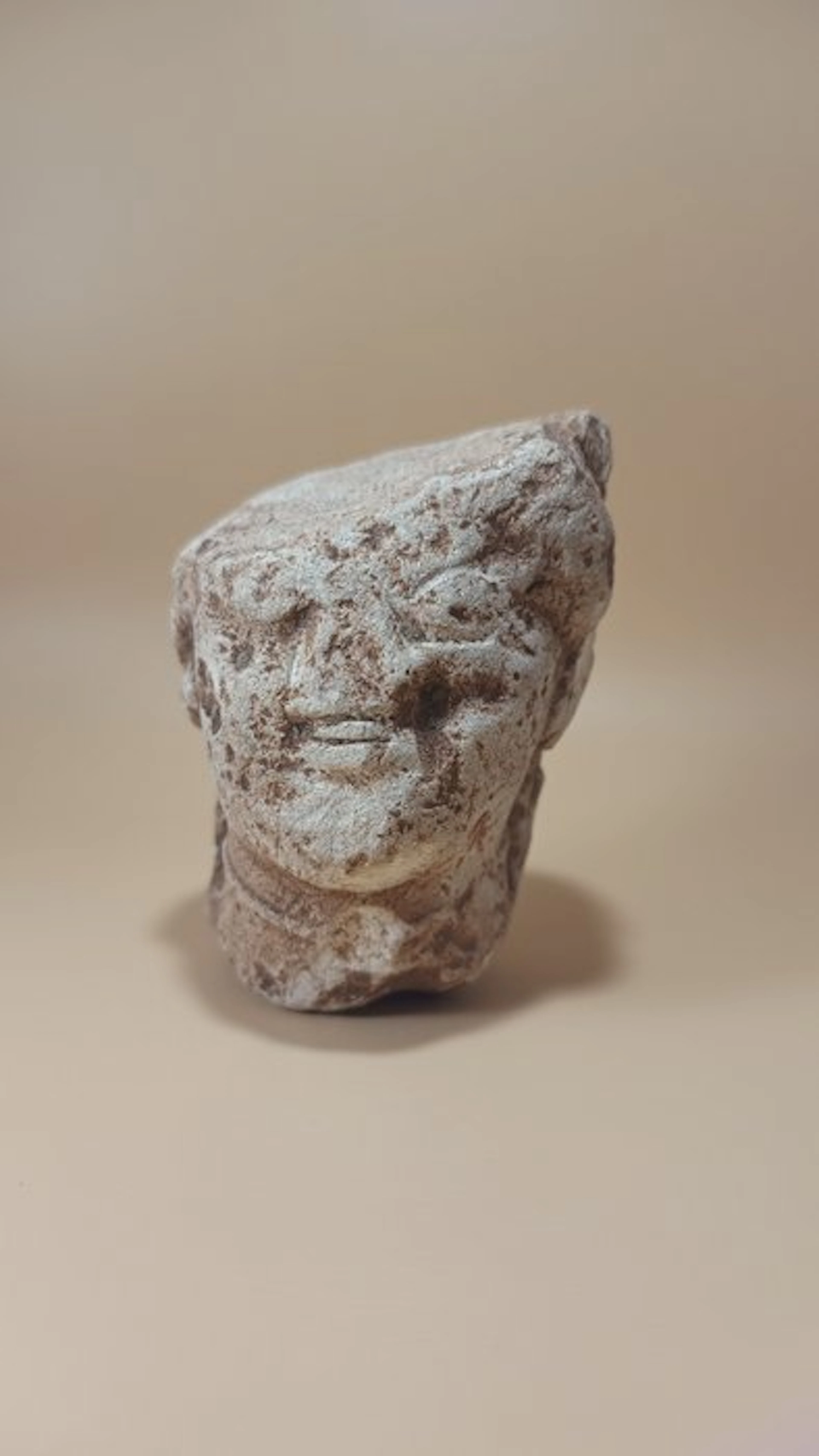 Cypriot limestone Archaic Kore Head. Spanish Export License