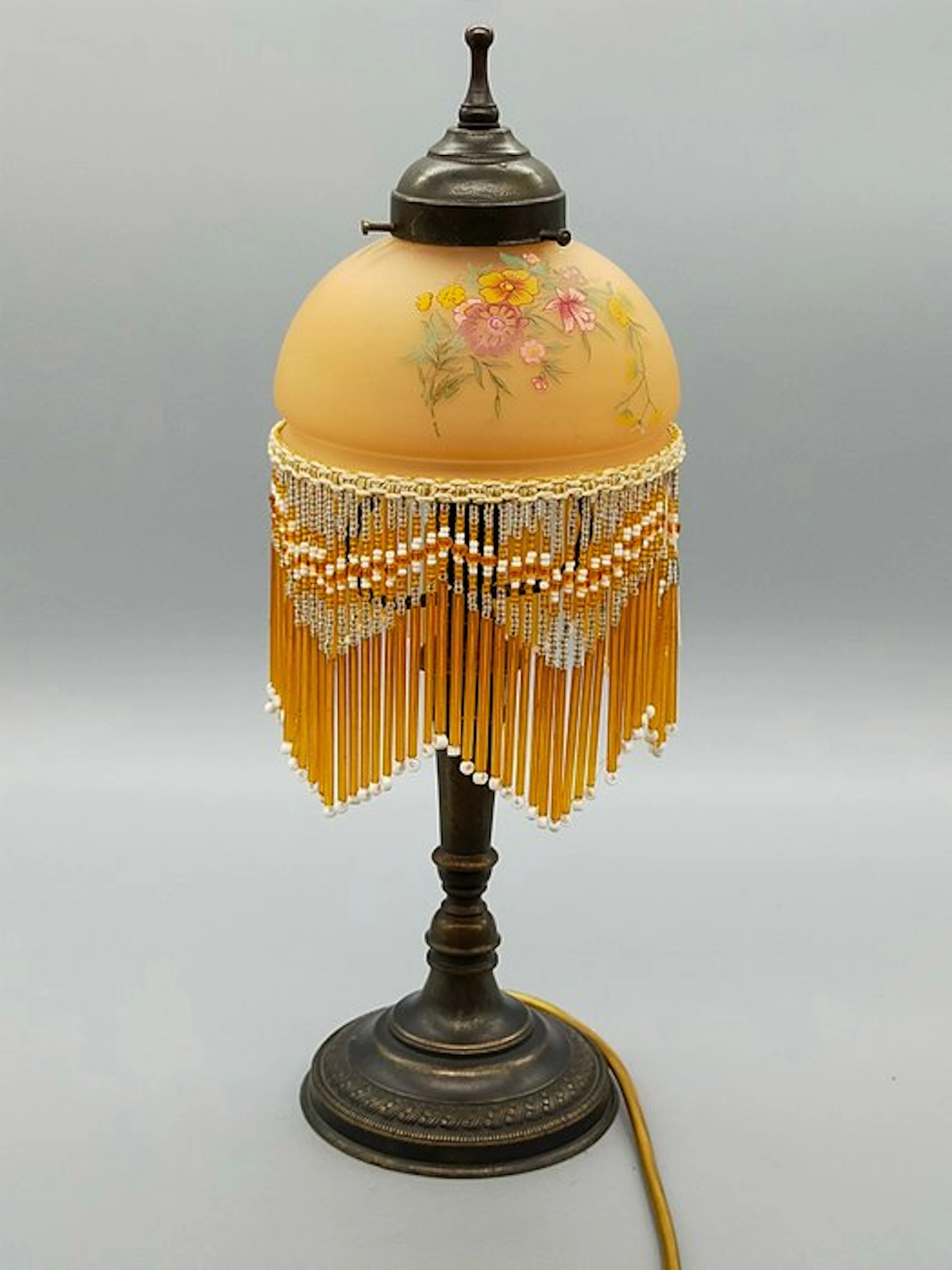 Elegante Jugendstil Tischlampe mit Fransen – Messing...