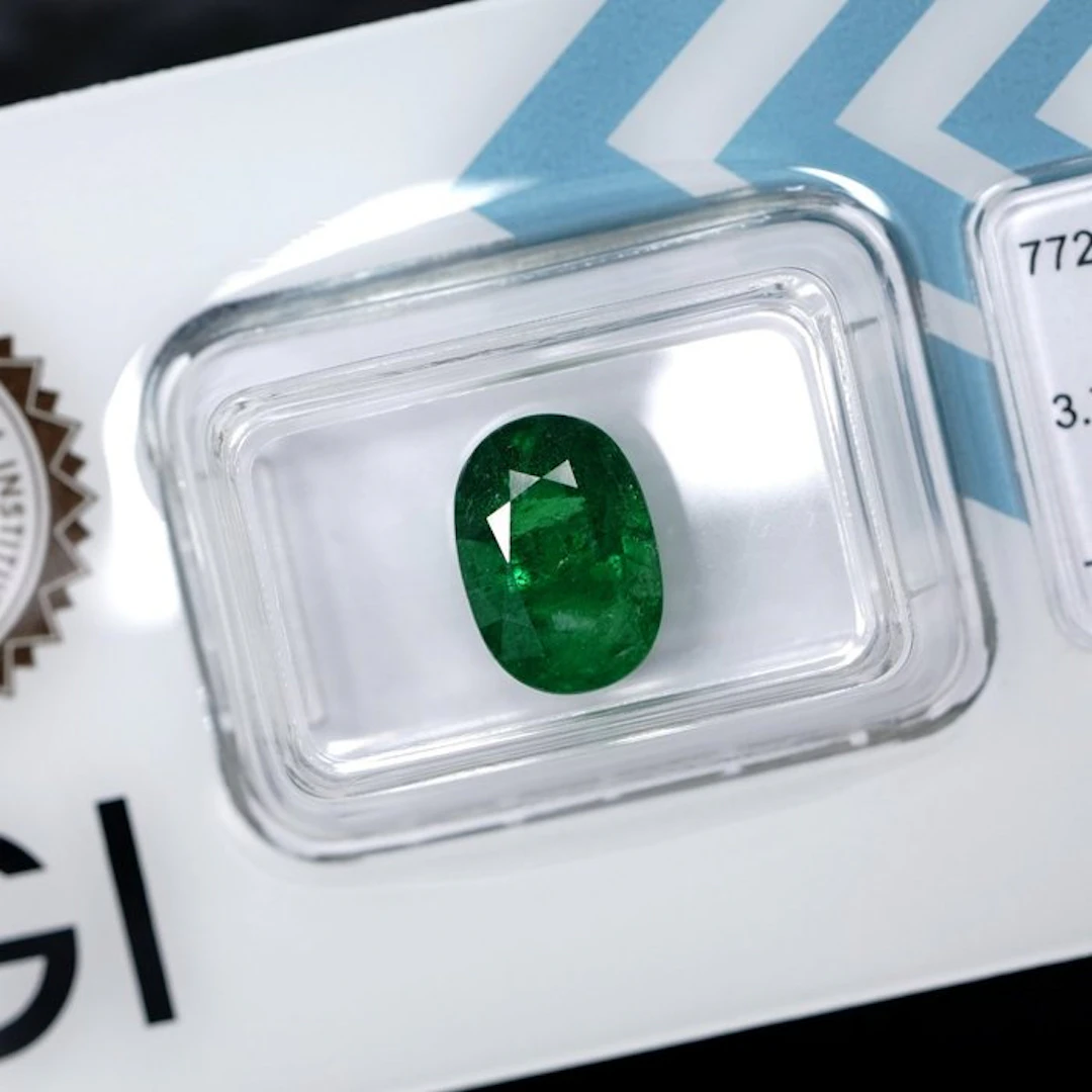 No reserve price - 1 pcs Green Tsavorite - 3.70 ct...
