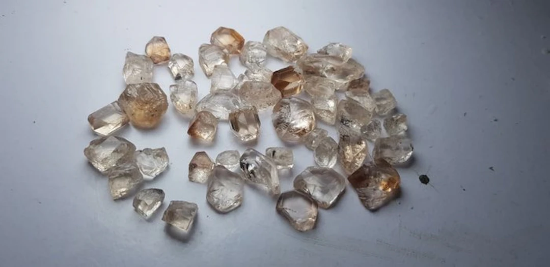 Top Class Facet Quality Rough Topaz Crystals- 83 g - (64)