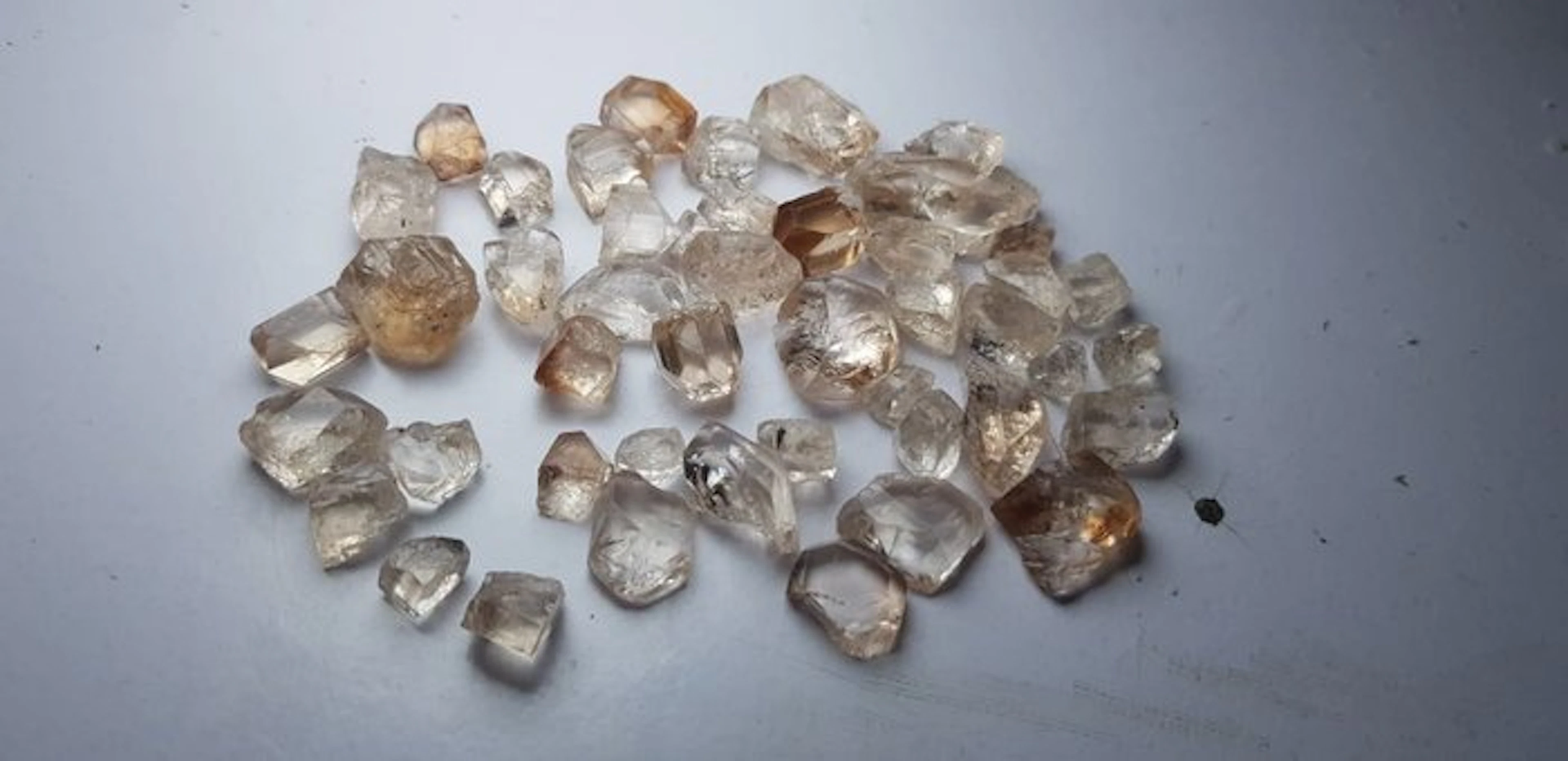 Top Class Facet Quality Rough Topaz Crystals- 83 g - (64)