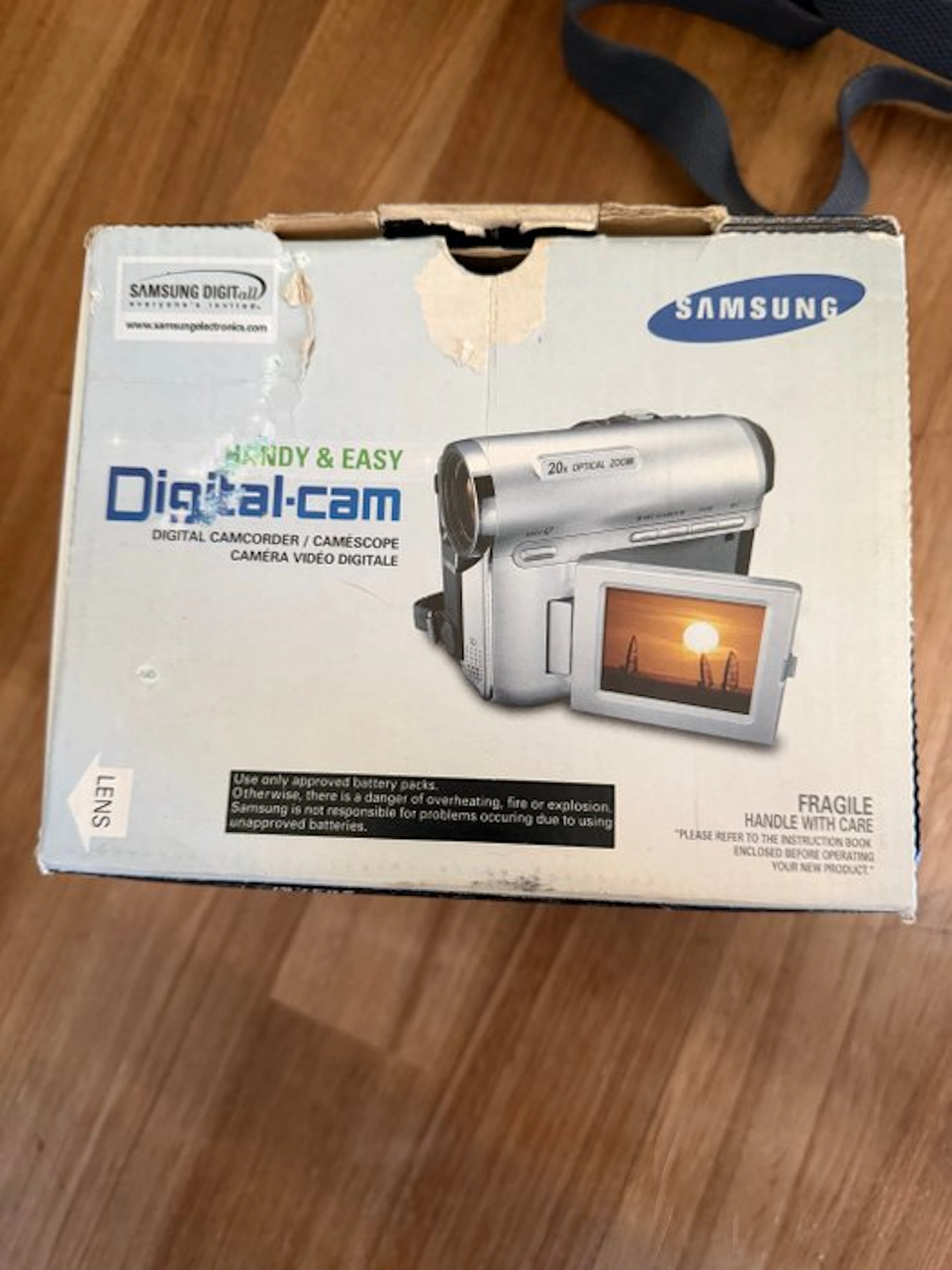 Samsung VP-D351 Mini DV camera