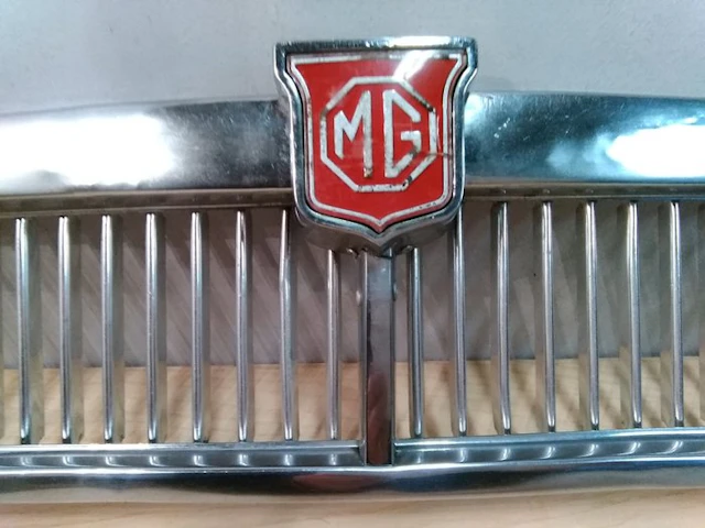 Calandra MG - MG - Calandra MG MGB - 1965