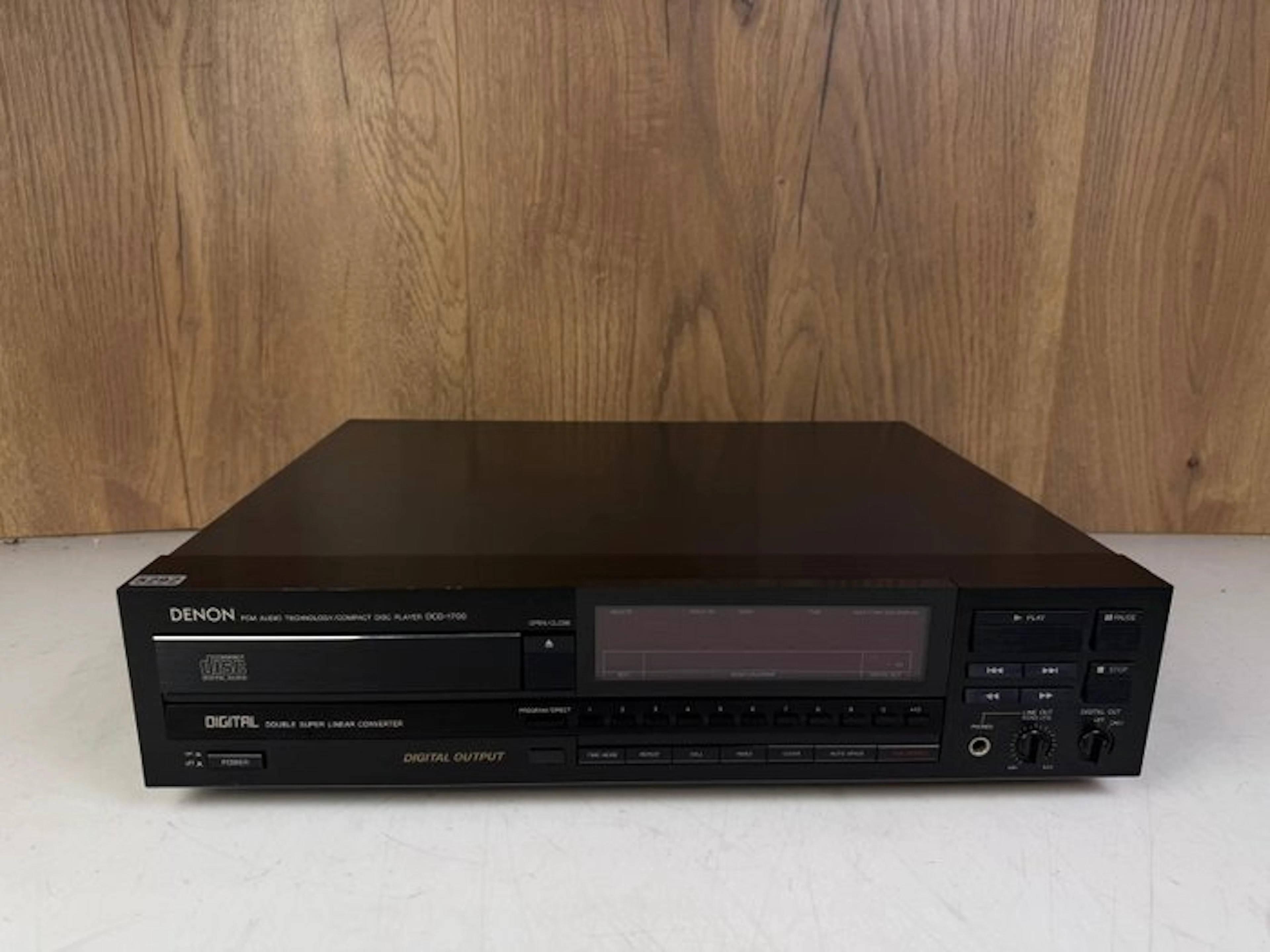 Denon - DCD-1700 CD player