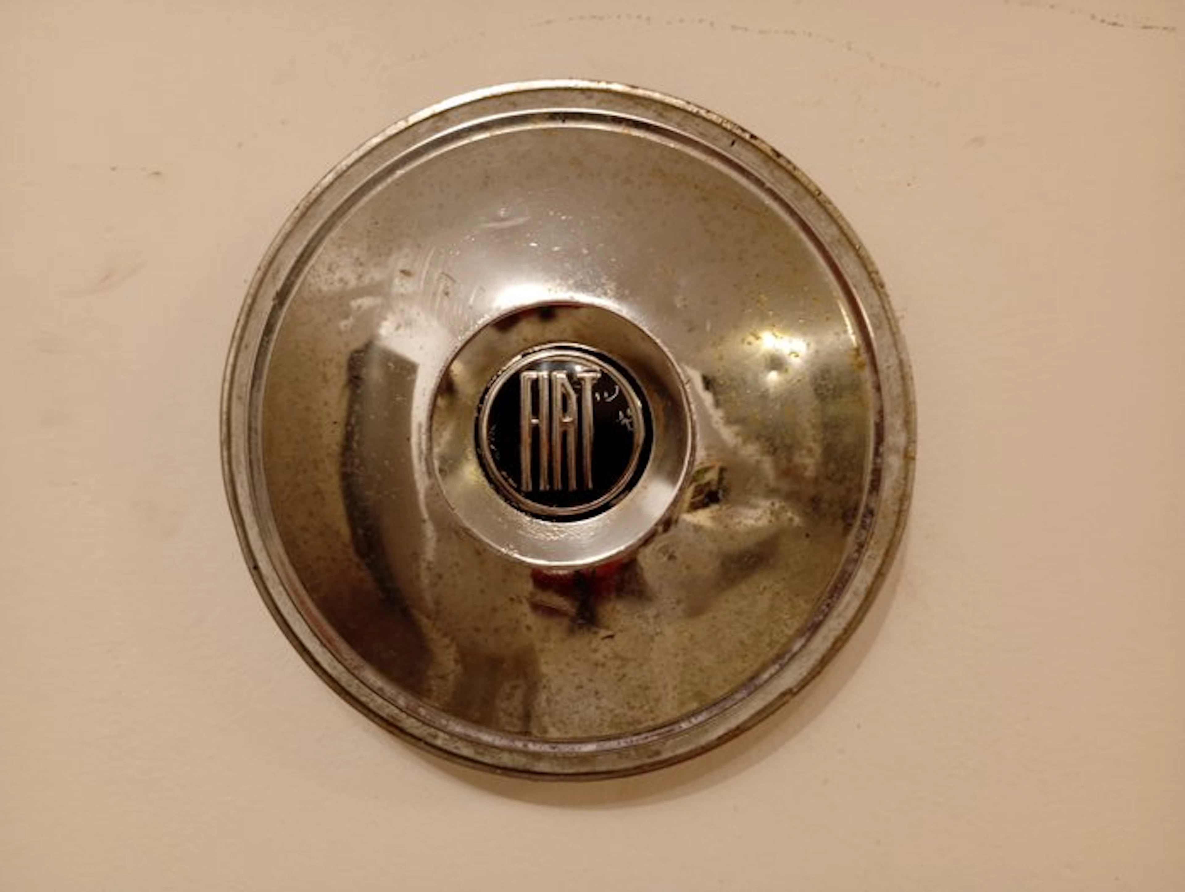 fist - hubcap - fiat - Advertising sign - hubcap - Steel