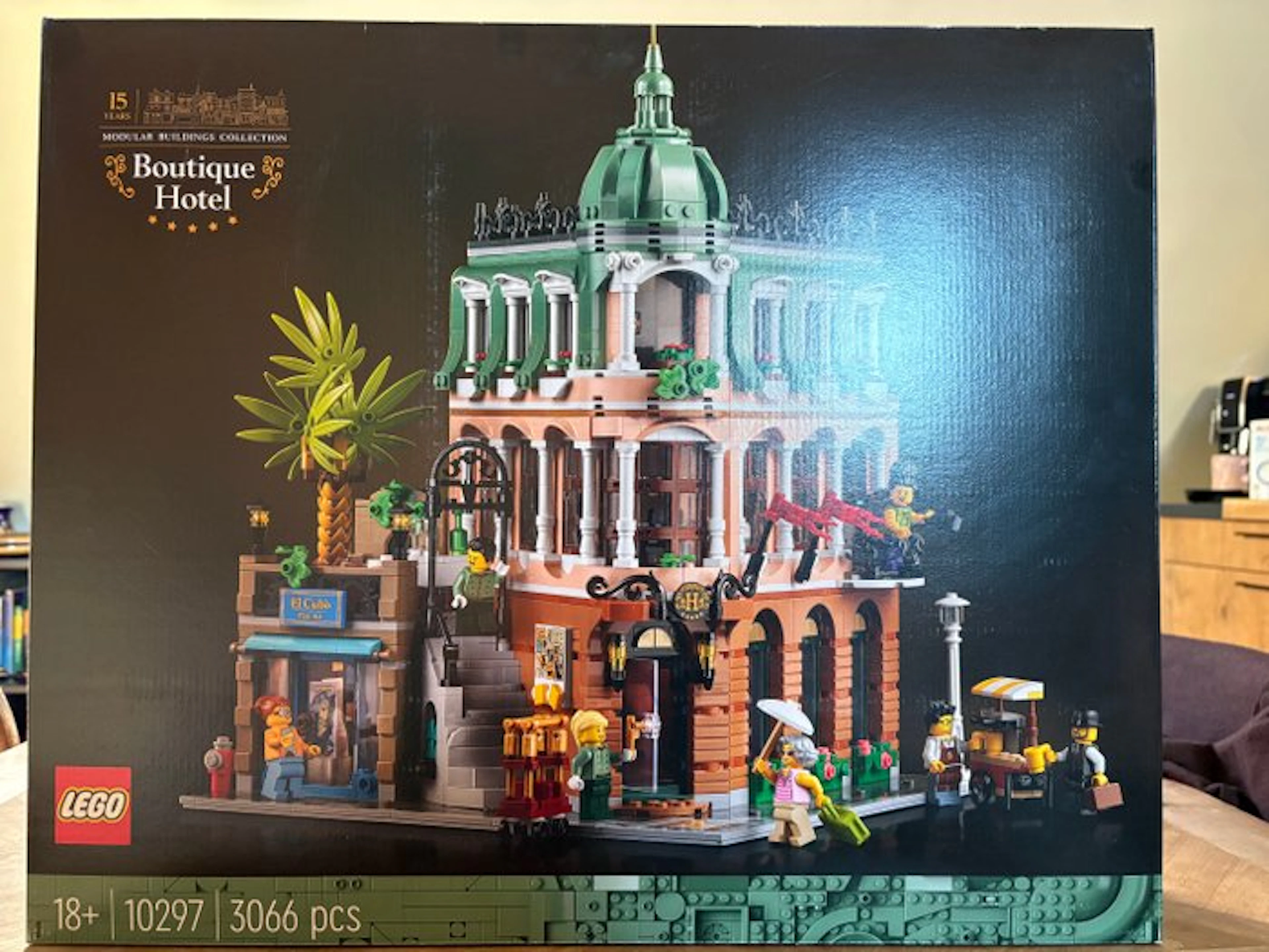 LEGO Set - 10297 - Creator Expert - Boutique Hotel