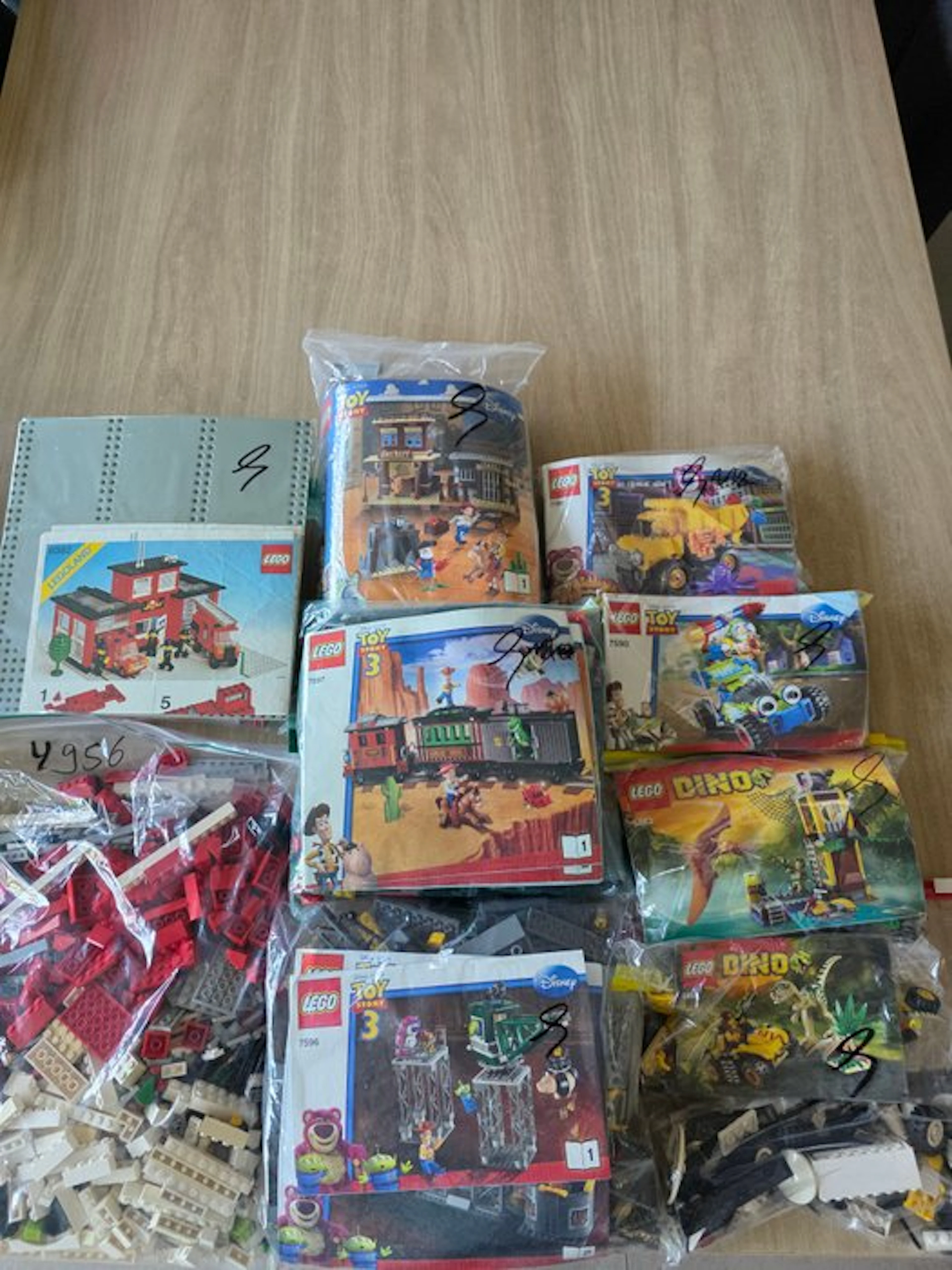 LEGO Set - Toy Story, Dinosaurs - Diverse