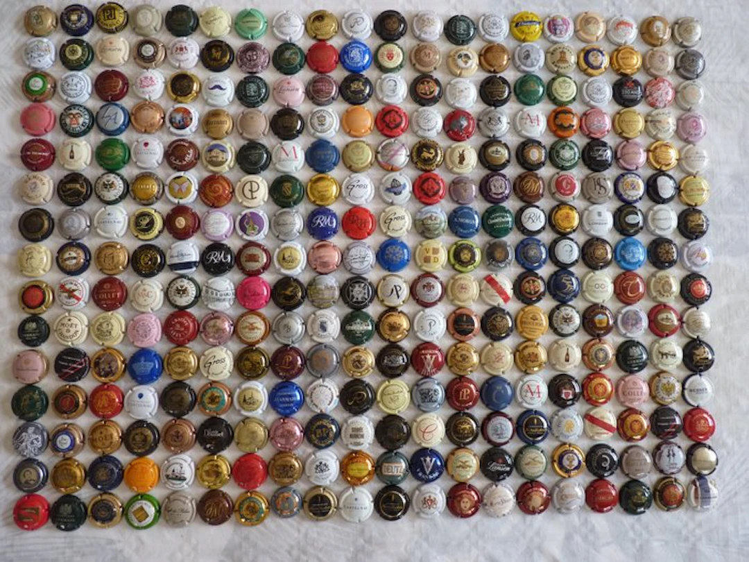 Themed collection - 300 beautiful capsules