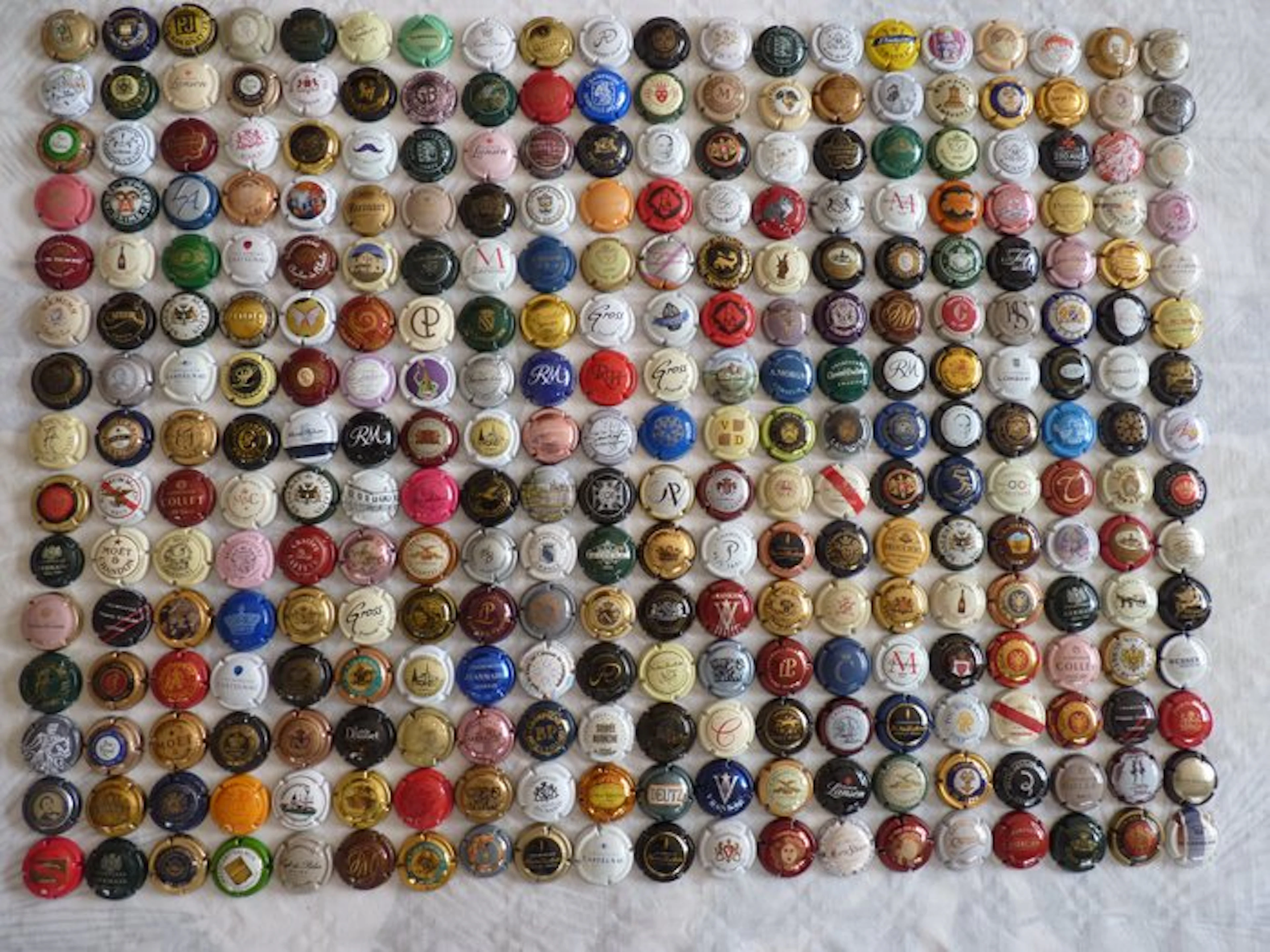 Themed collection - 300 beautiful capsules