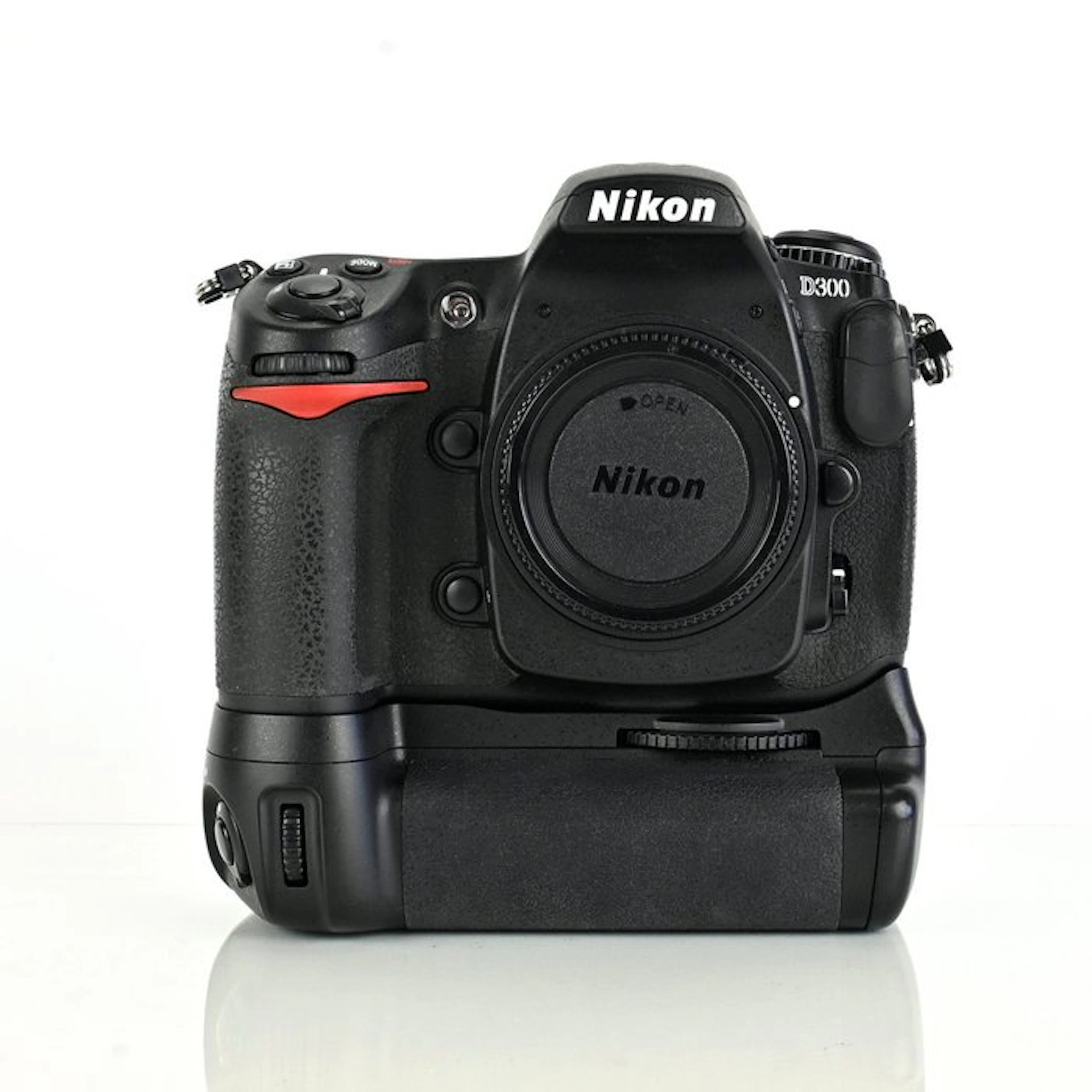 Nikon D300 + Meike Powergrip Digital reflex camera (DSLR)