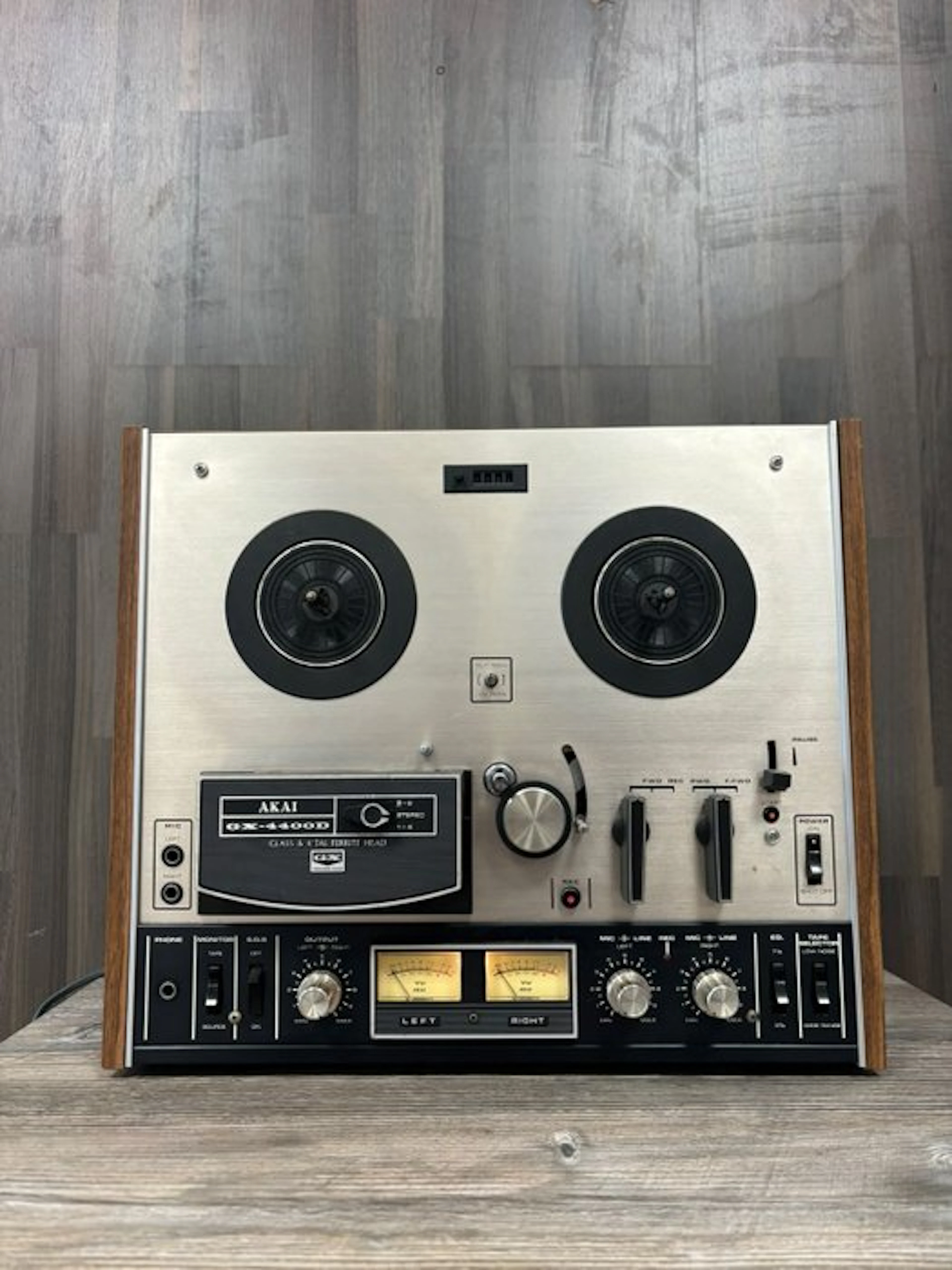 Akai - GX-4400D / 4-Track 2-Channel Stereo Reel to reel deck 18 cm