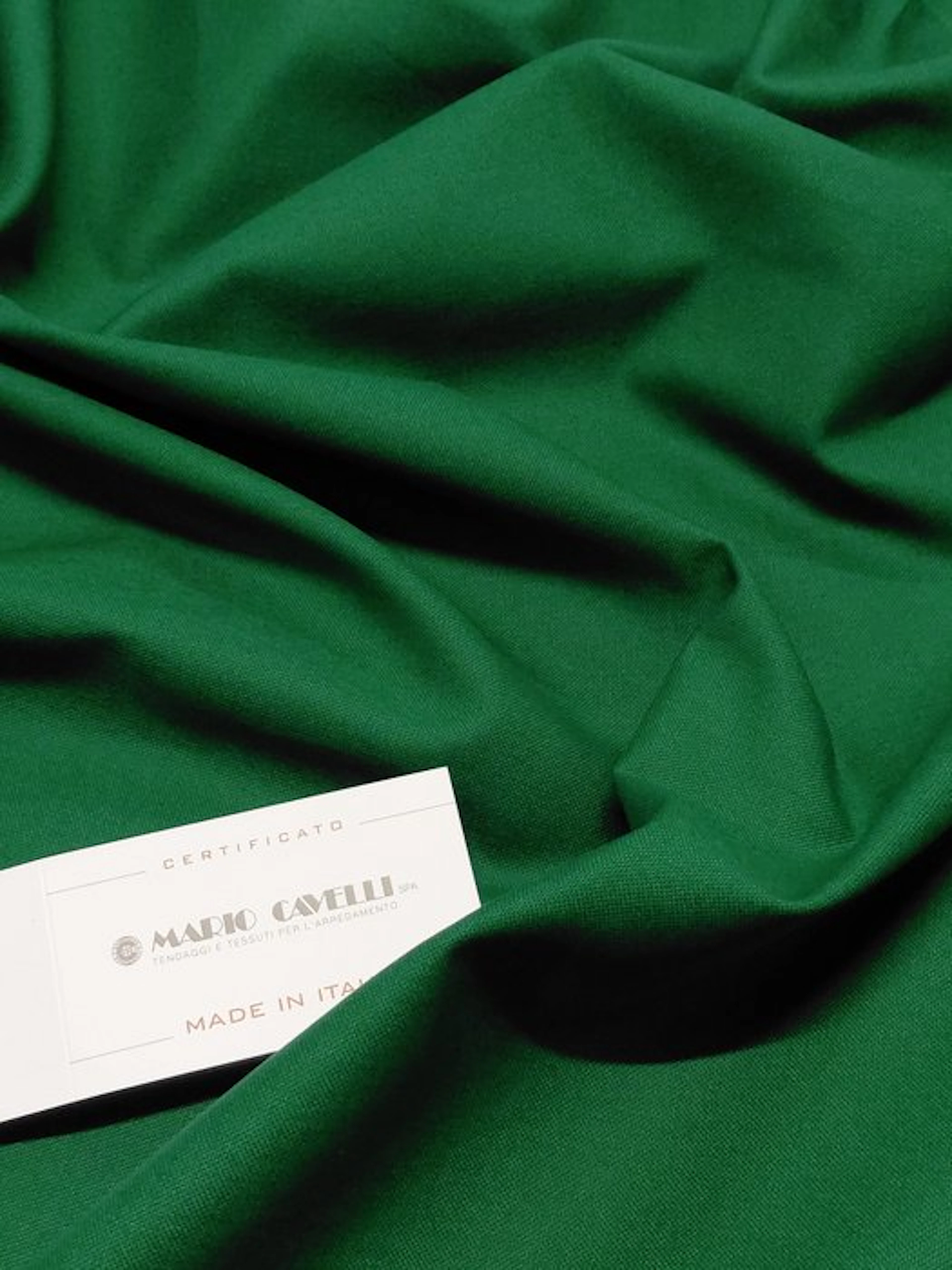 Mario Cavelli – Eleganza Verde: panno d’arredo Made in...