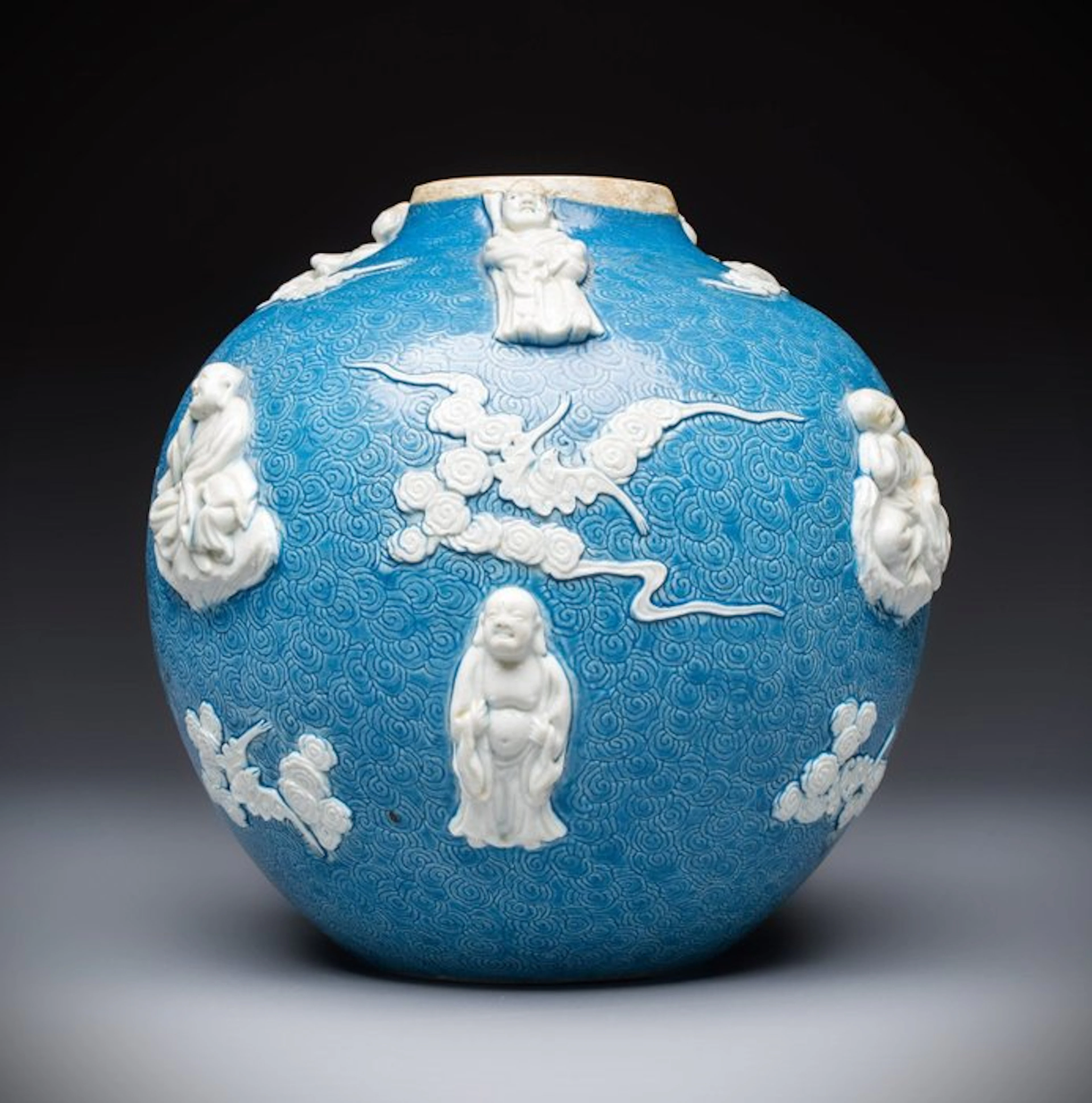 NO RESERVE - LARGE CHINESE SGRAFFIATO BLUE GROUND '...