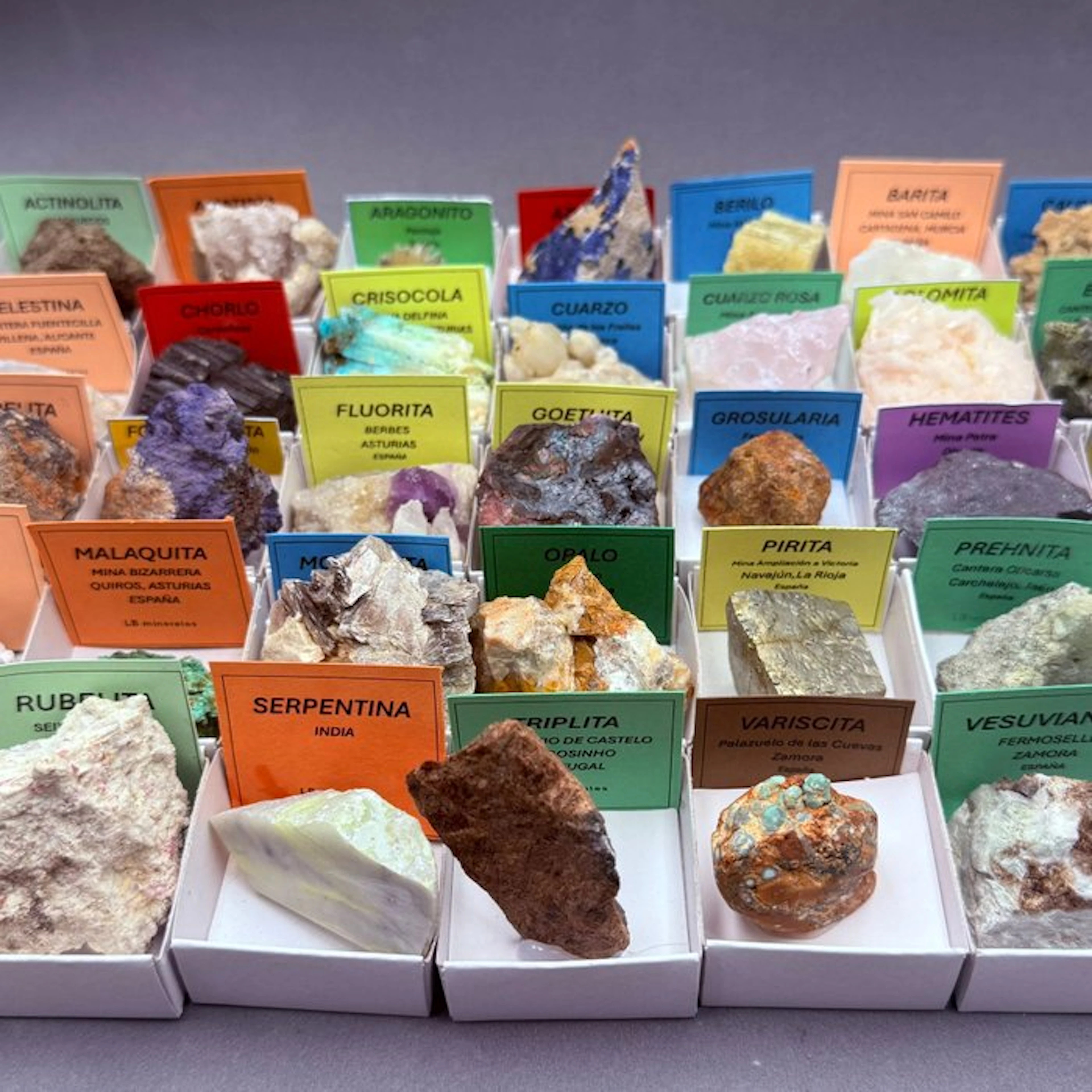 Mineral Collection- 2000 g - (35)