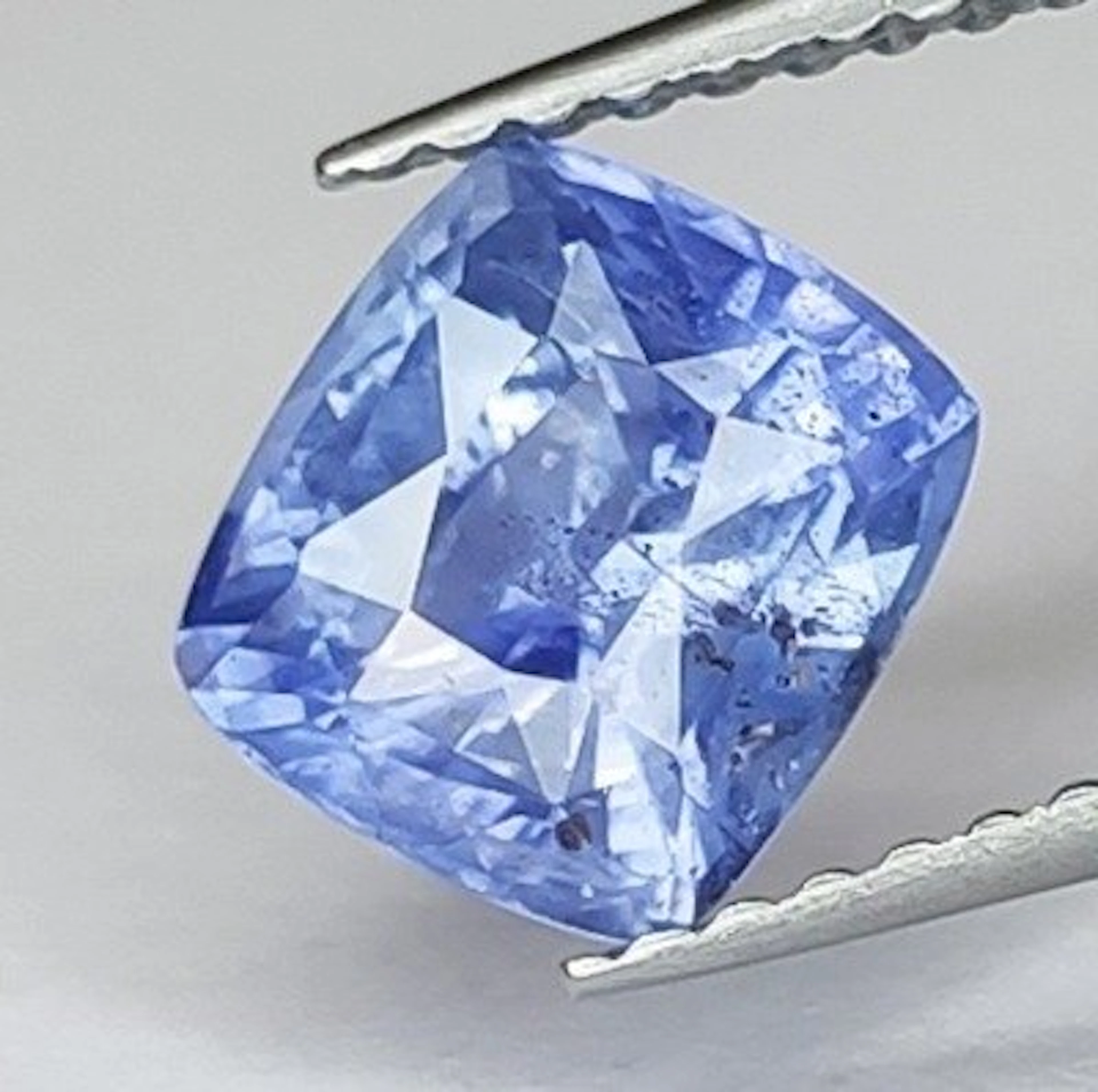 1 pcs Blue Sapphire - 1.81 ct - Antwerp Laboratory for...
