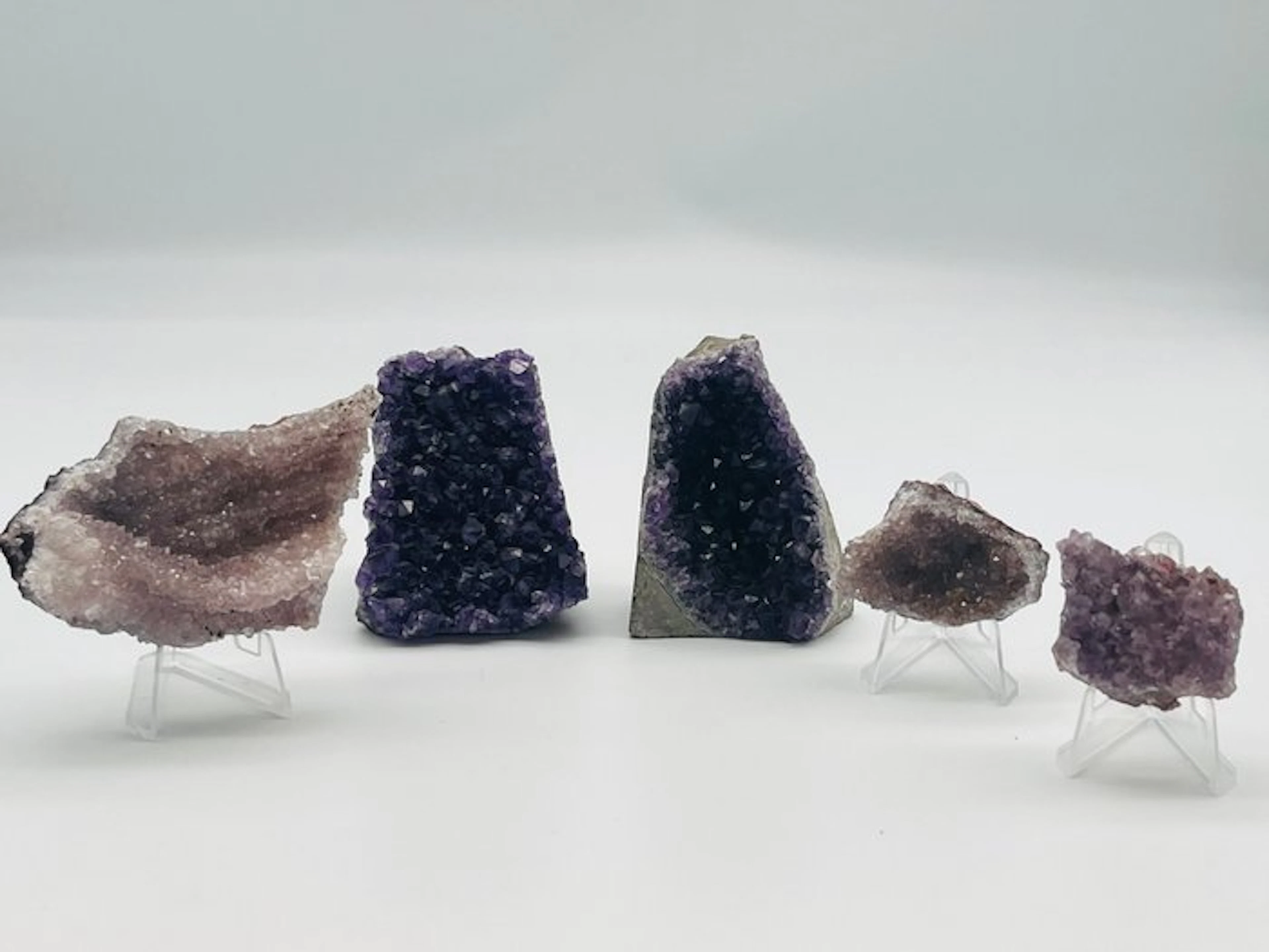 Amethyst Geode - Height: 8 cm - Width: 6.3 cm- 2.05 kg - (5)