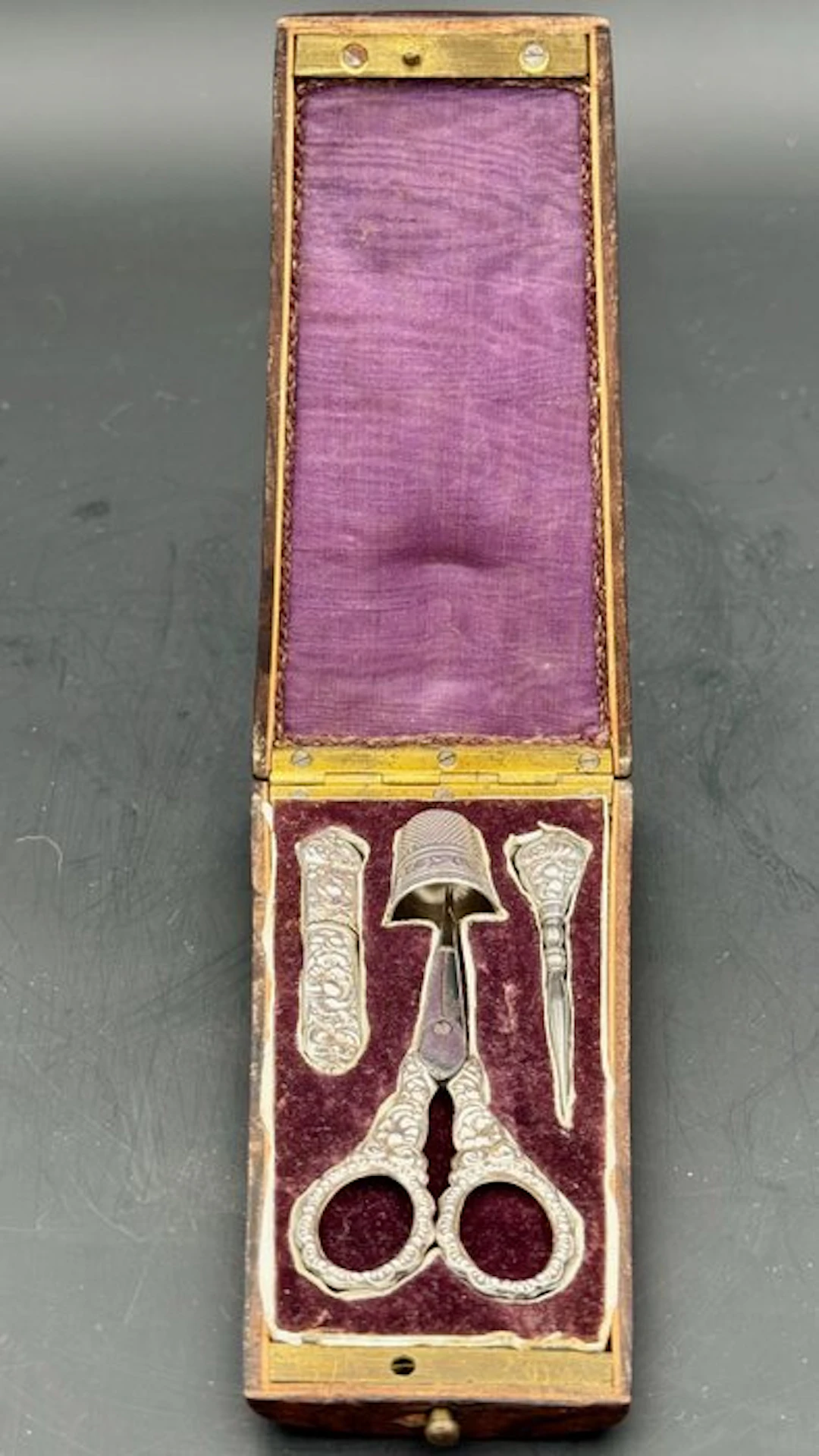 Sewing set (5) Napoleon III Style - 800 silver, complete.