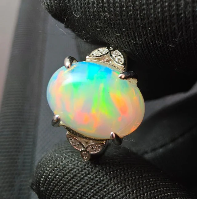 Opal Jewellery- 2.19 g - (1)
