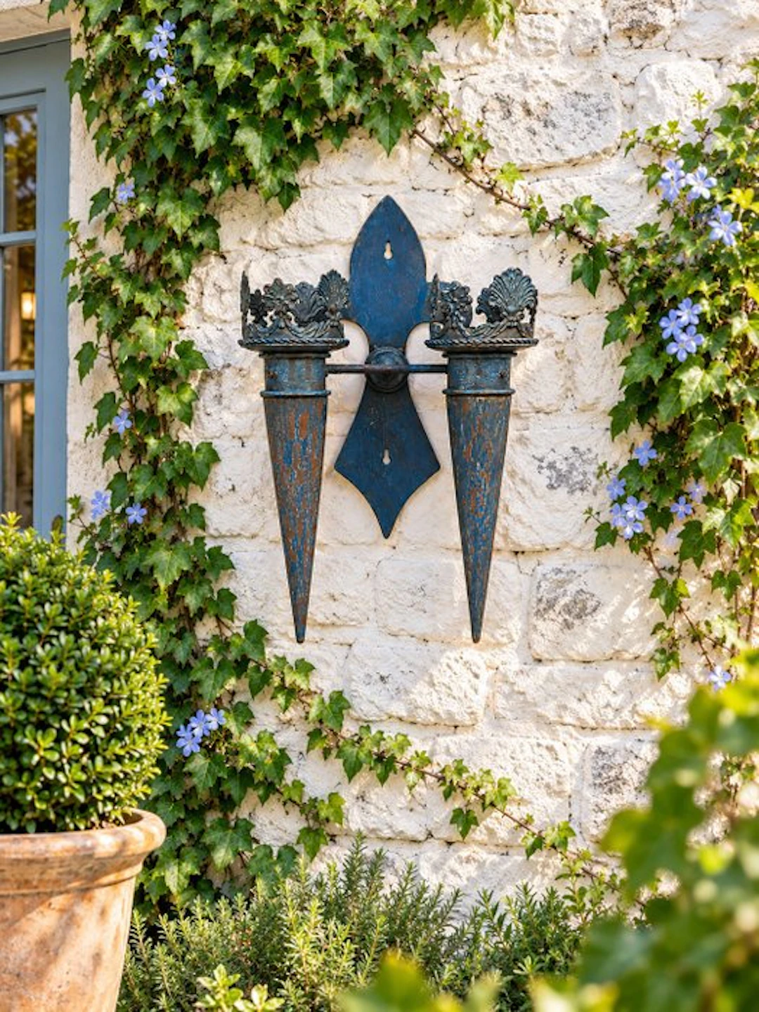 Wall decoration - Europe - blue wall sconce