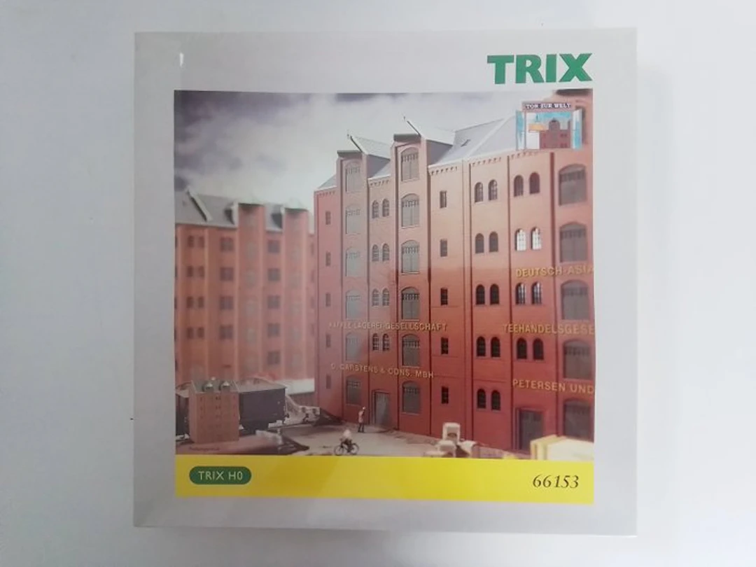 Trix H0 - 66153 - Model train buildings (1)