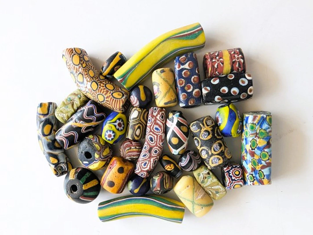 Glass 30 Murano glass beads (No reserve price)