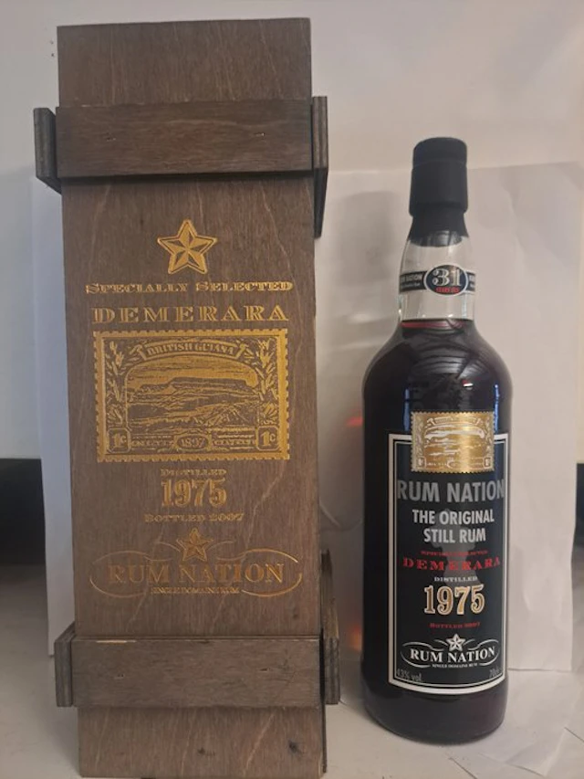 Demerara 1975 31 years old Rum Nation - The Original Still Rum - b. 2007 - 70cl