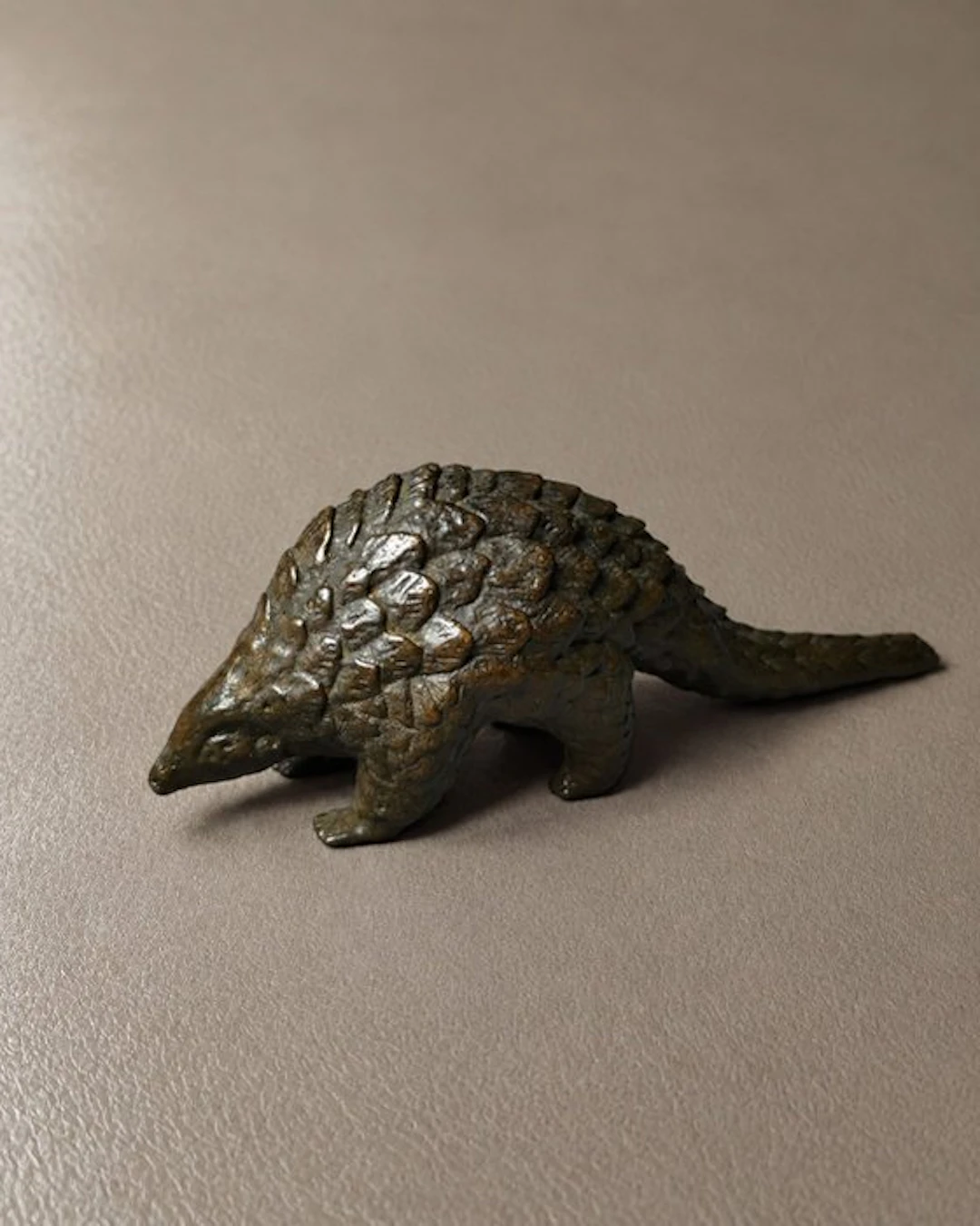 Decorative ornament - Annosuke - pangolin - Japan - Copper pangolin ornament
