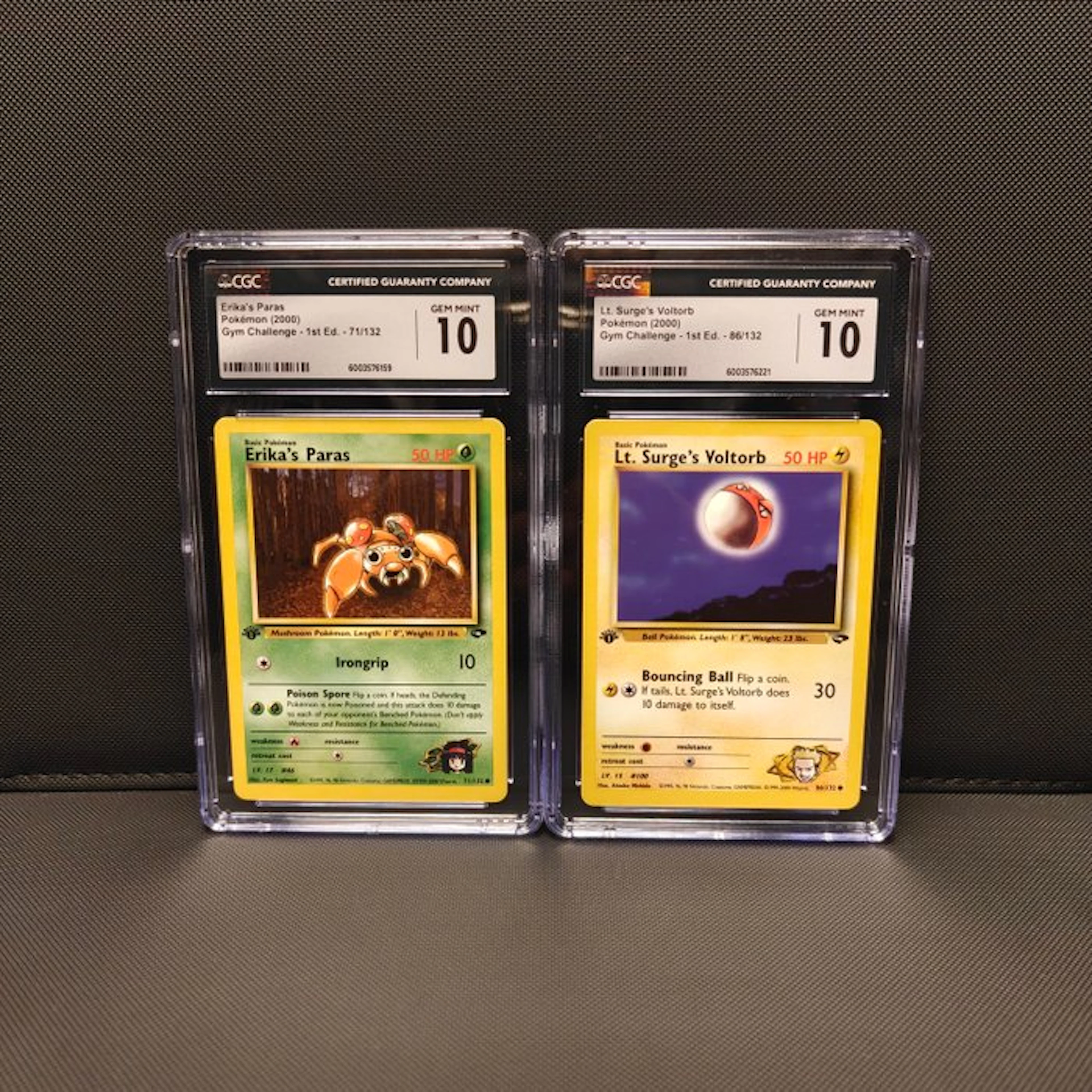Pokémon - 2 Graded card - Paras, Voltorb First edition - CGC 10 - WOTC