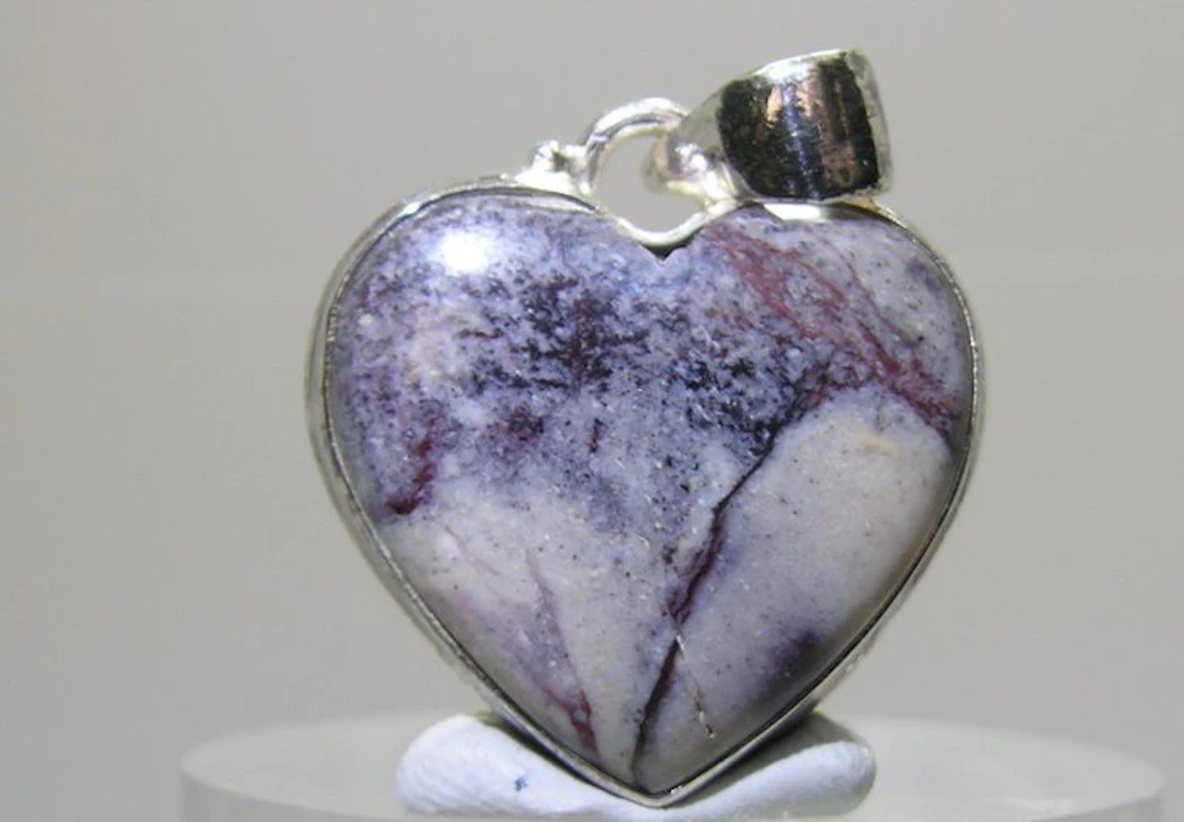 Jasper Pendant - Height: 31 mm - Width: 24 mm- 6.59 g - (1)