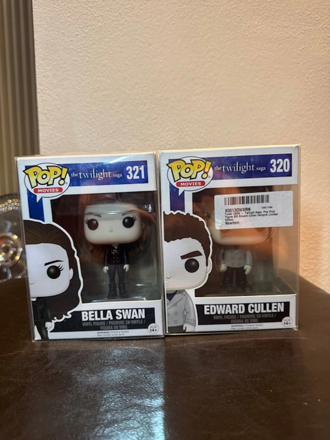 Funko - Funko Pop - Twilight Saga Bella Swan 321 & Edward 320